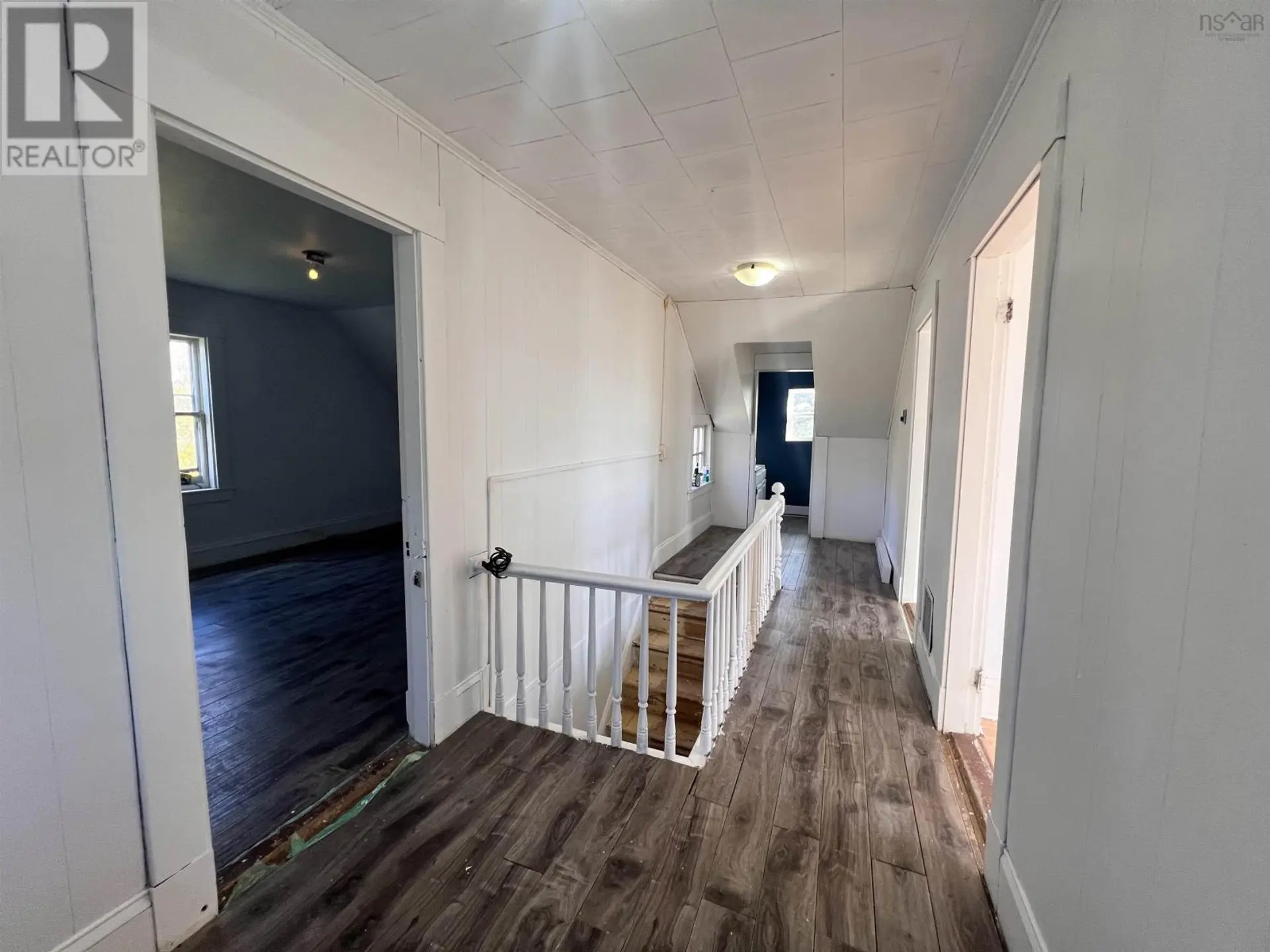 5 PENT LANE - Image 10