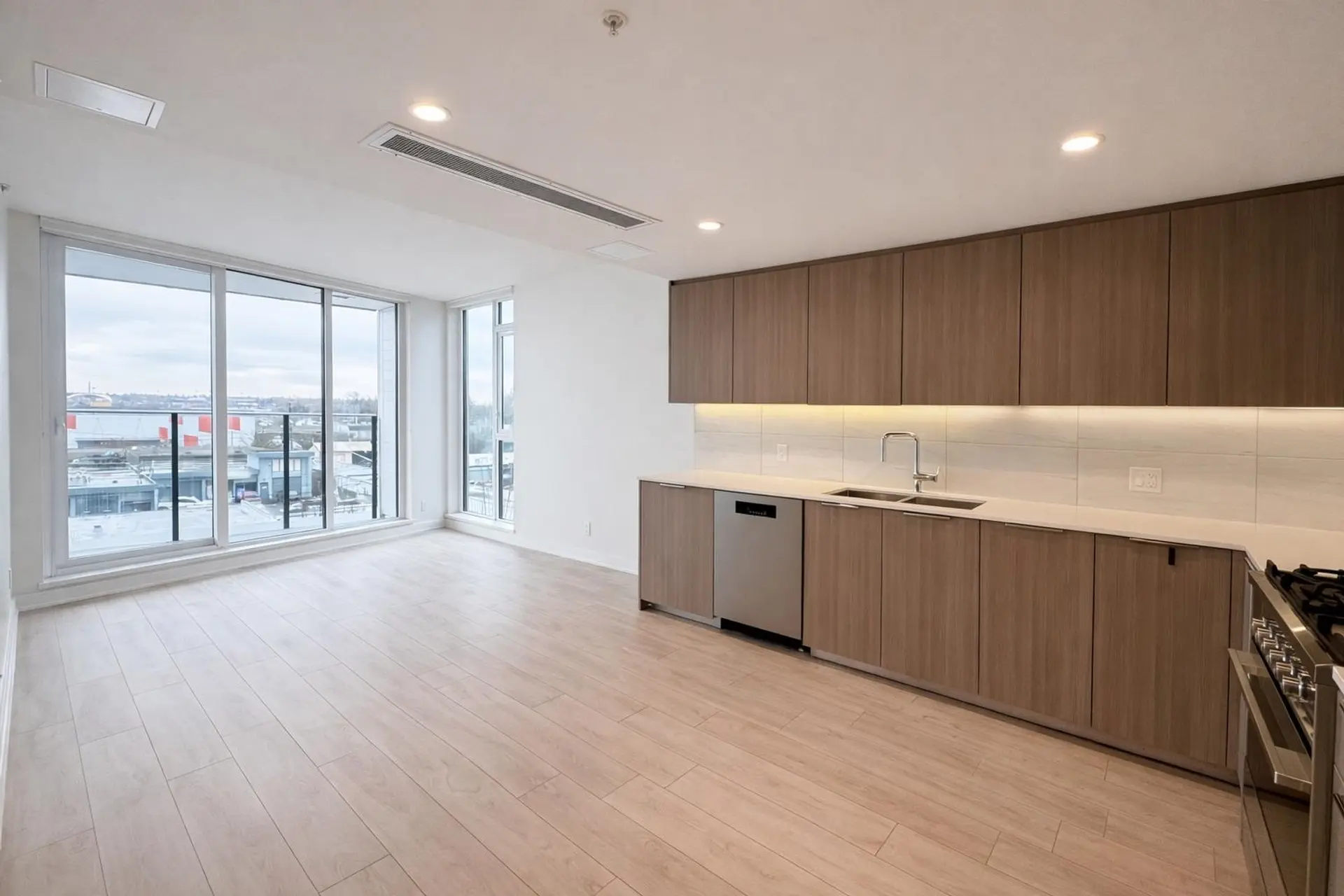 #405 1401 Hunter Street - Image 2