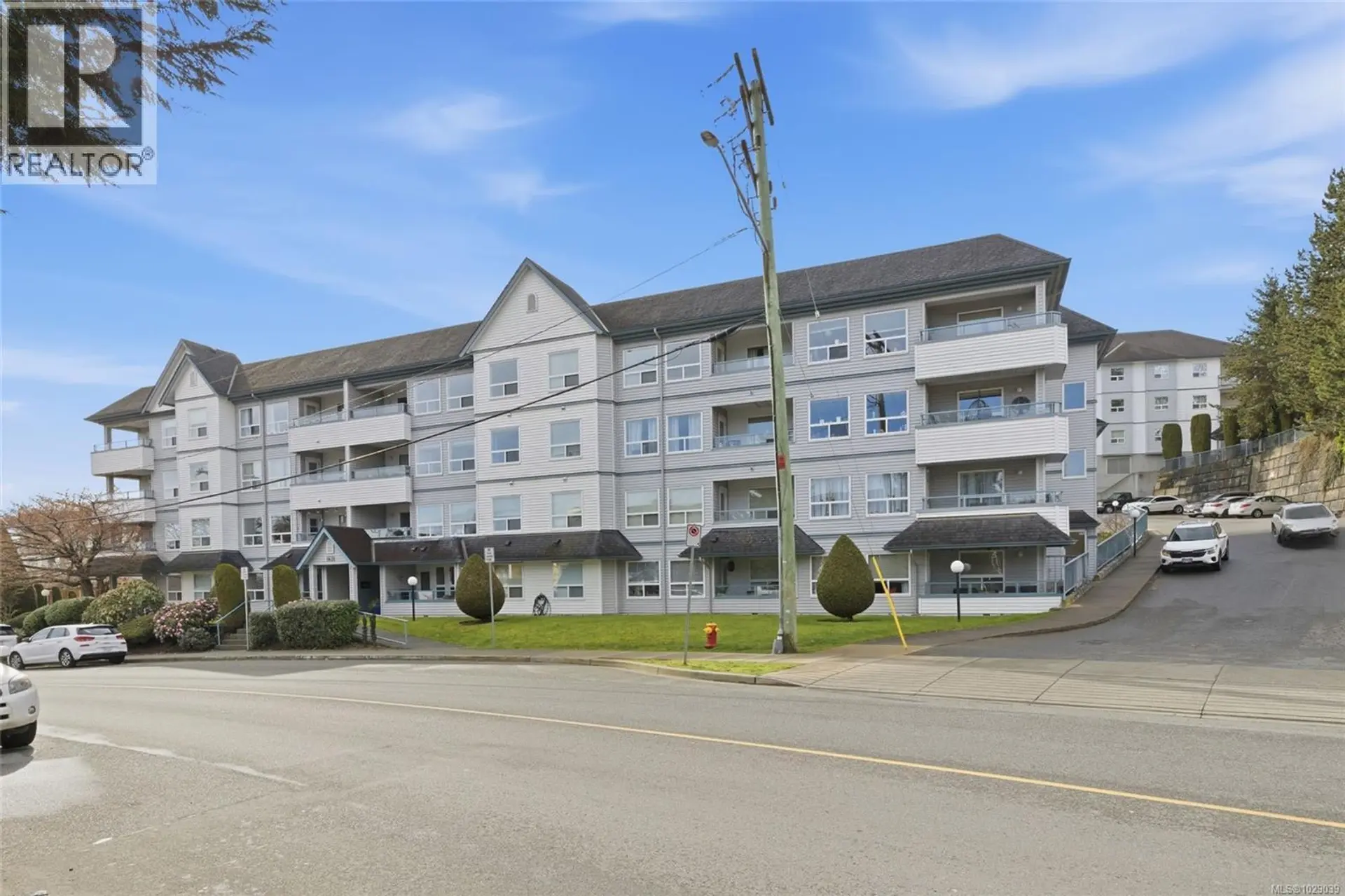 Property at #410 1631 Dufferin Cres, Nanaimo, BC