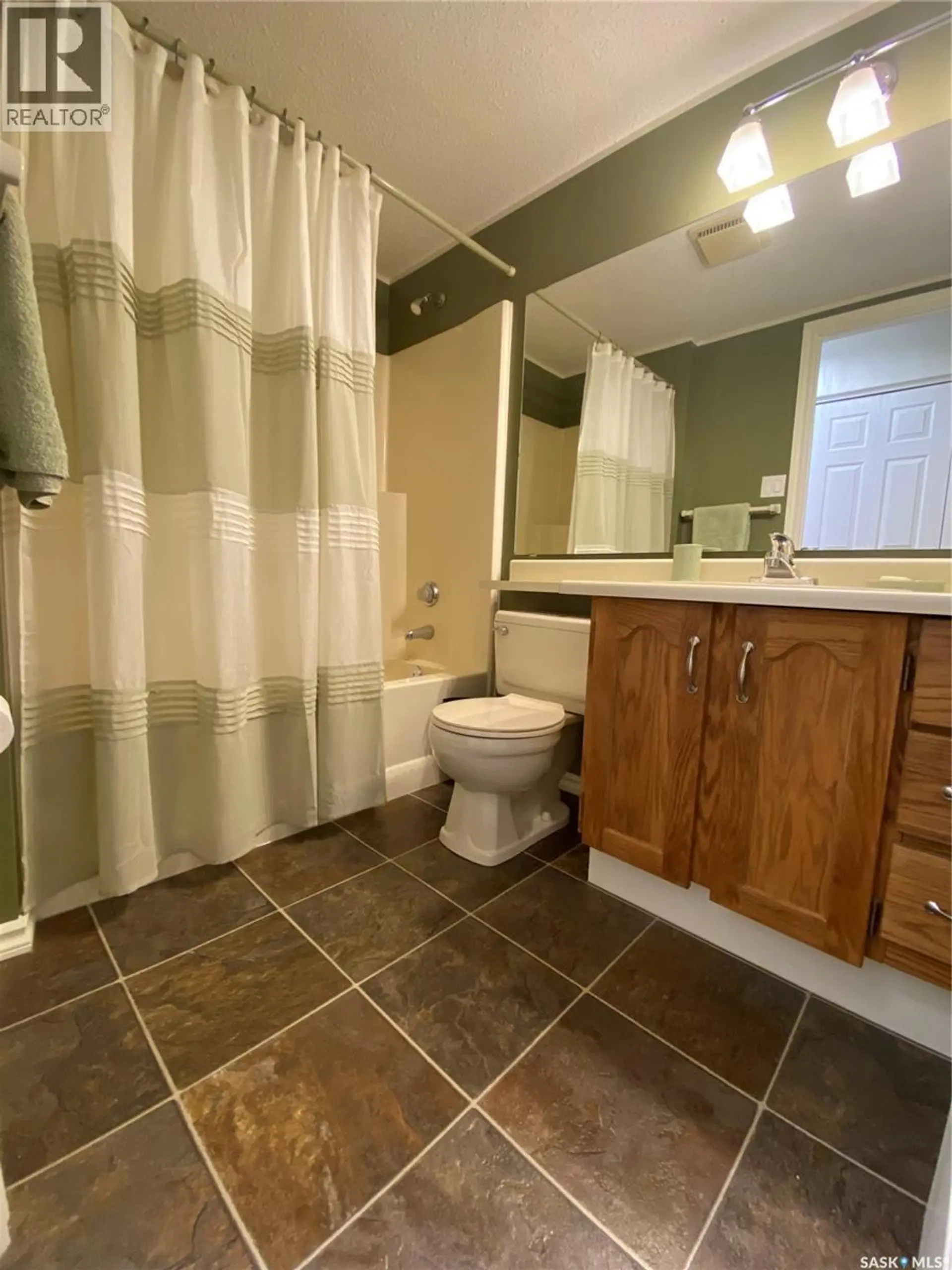 #209 525 5TH AVENUE N - Image 15