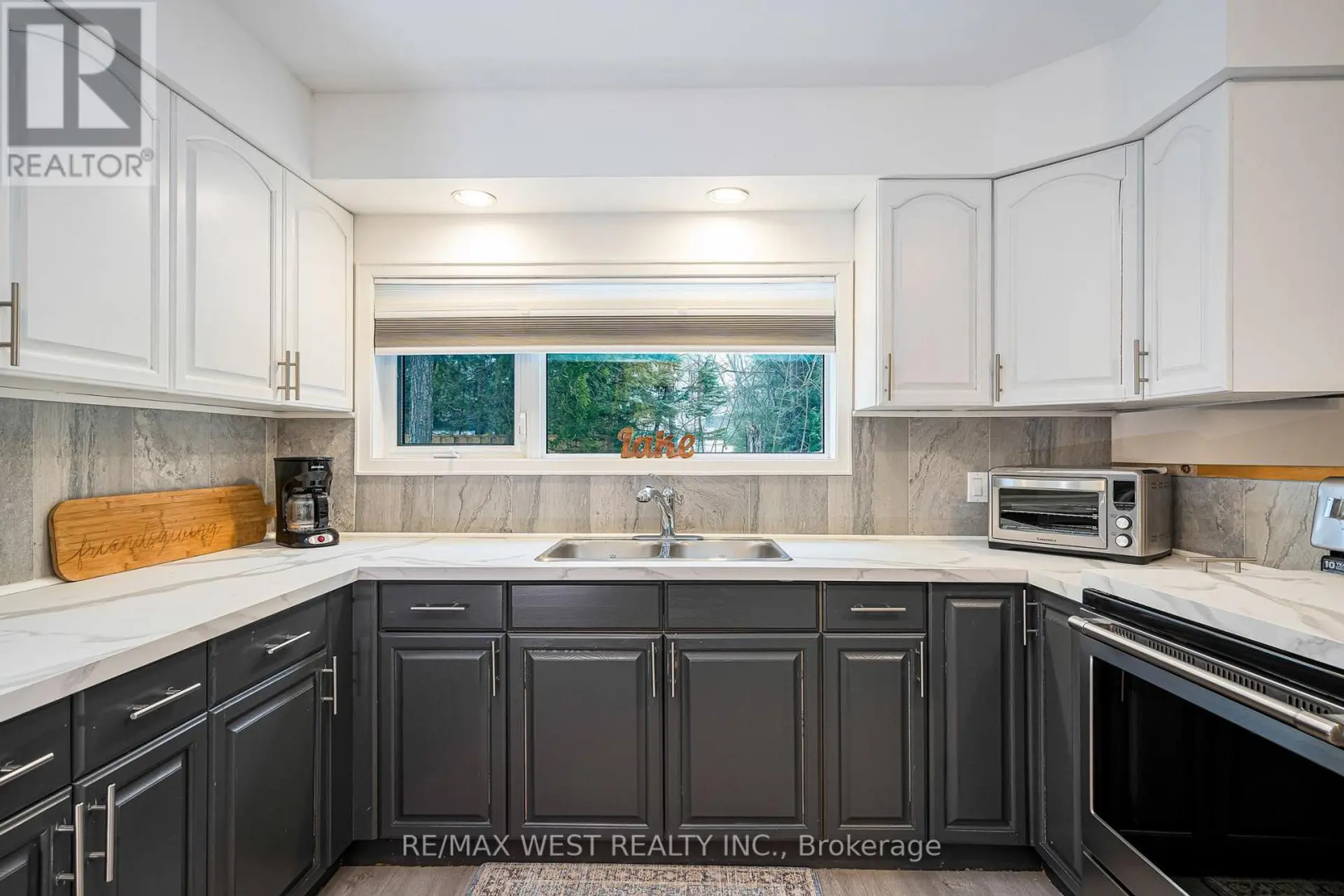 315 CEDAR AVENUE - Image 3