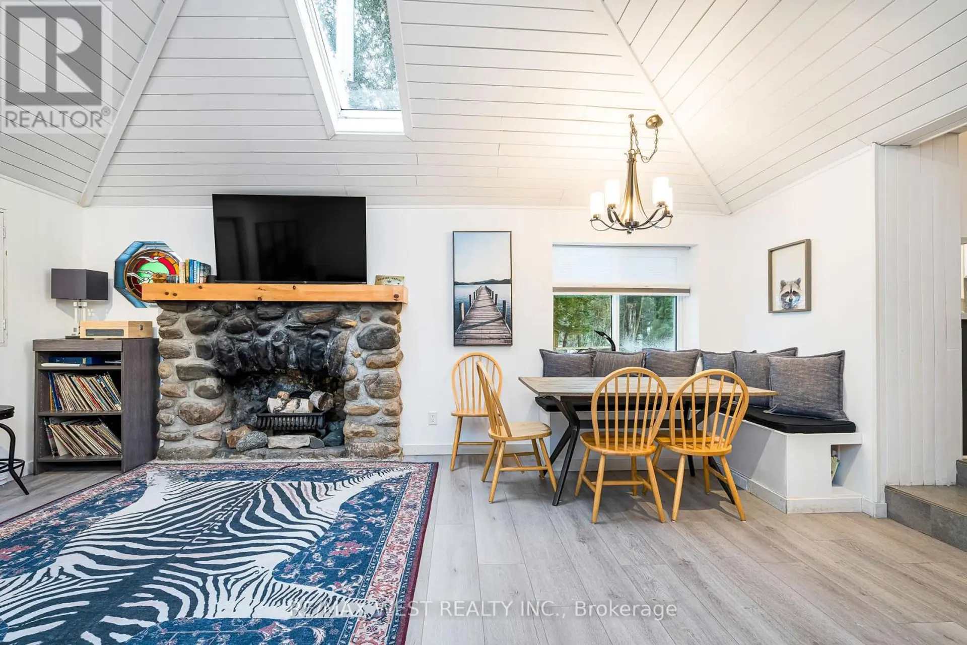 315 CEDAR AVENUE - Image 4