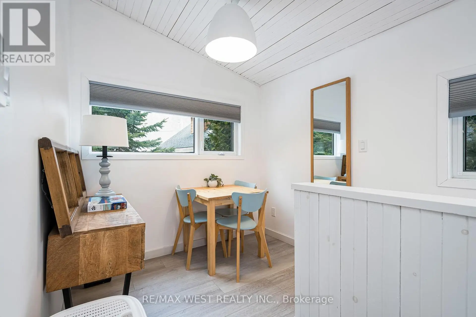 315 CEDAR AVENUE - Image 8