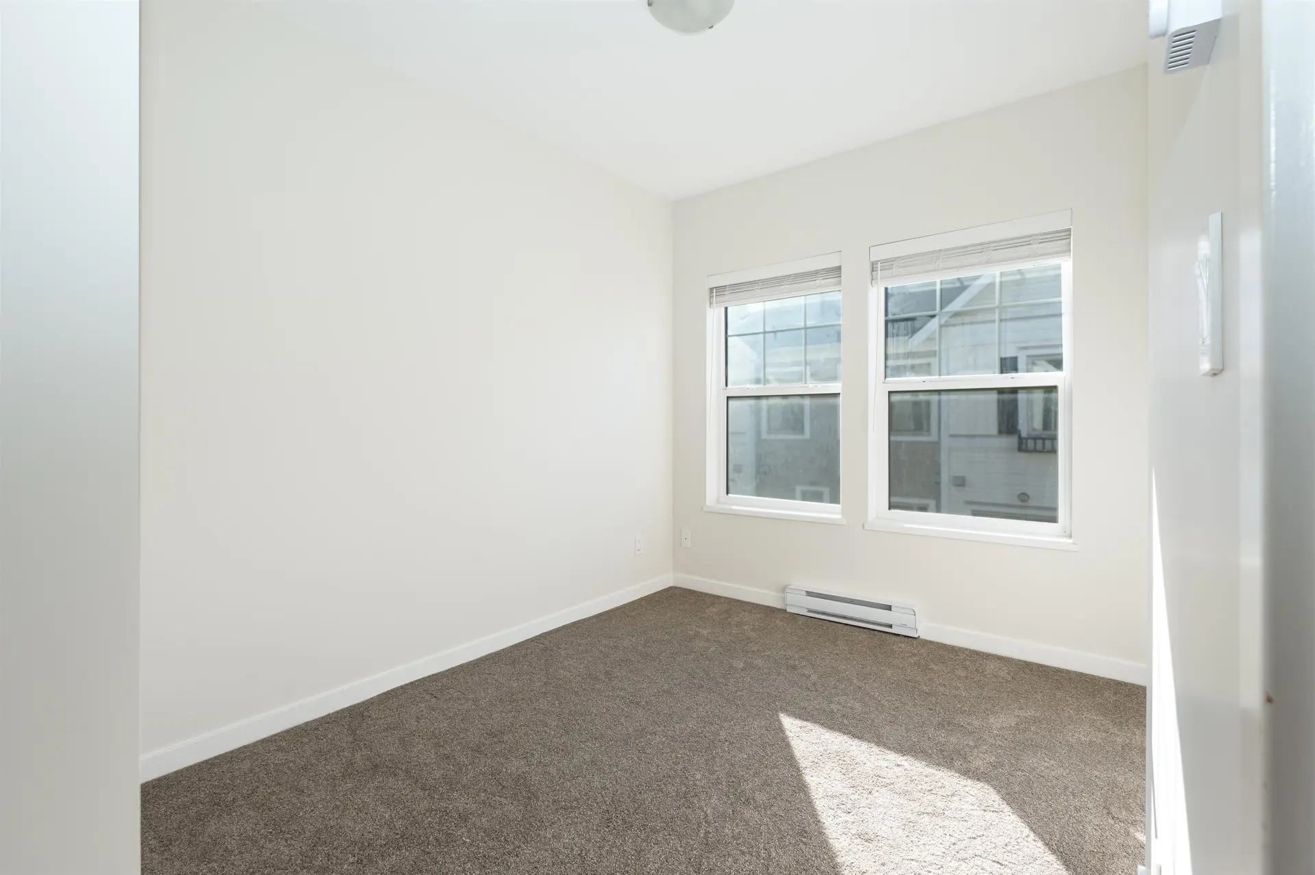 #41 32633 Simon Avenue - Image 3