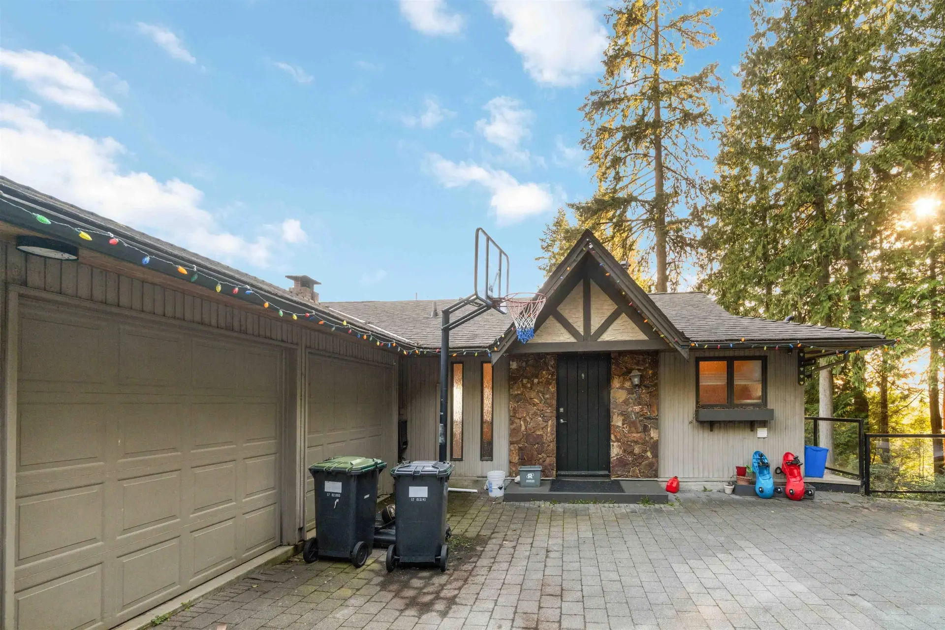 Property at 5189 Madeira Court, North Vancouver, BC