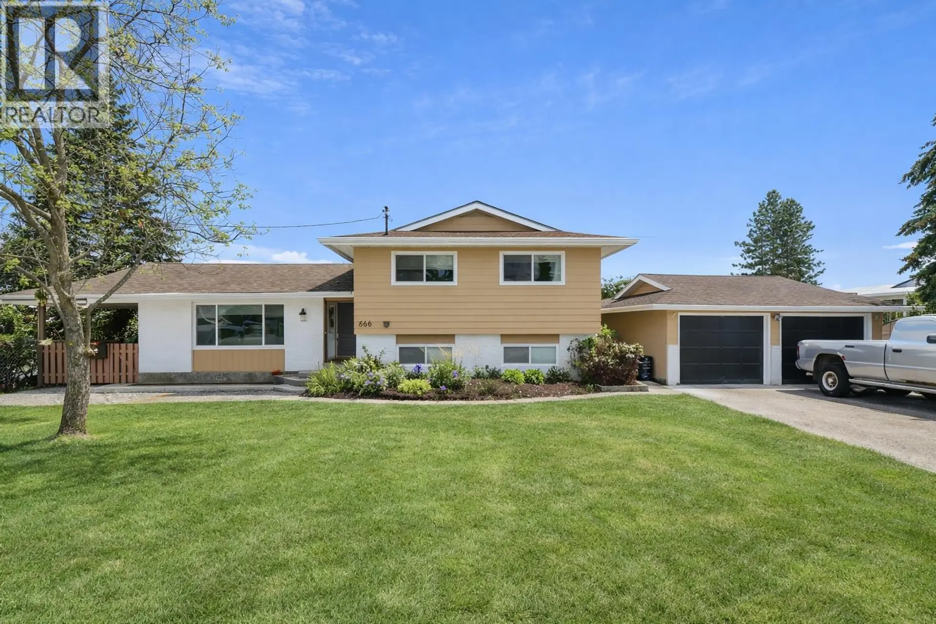 Property at 668 TOZER Avenue, Kelowna, BC