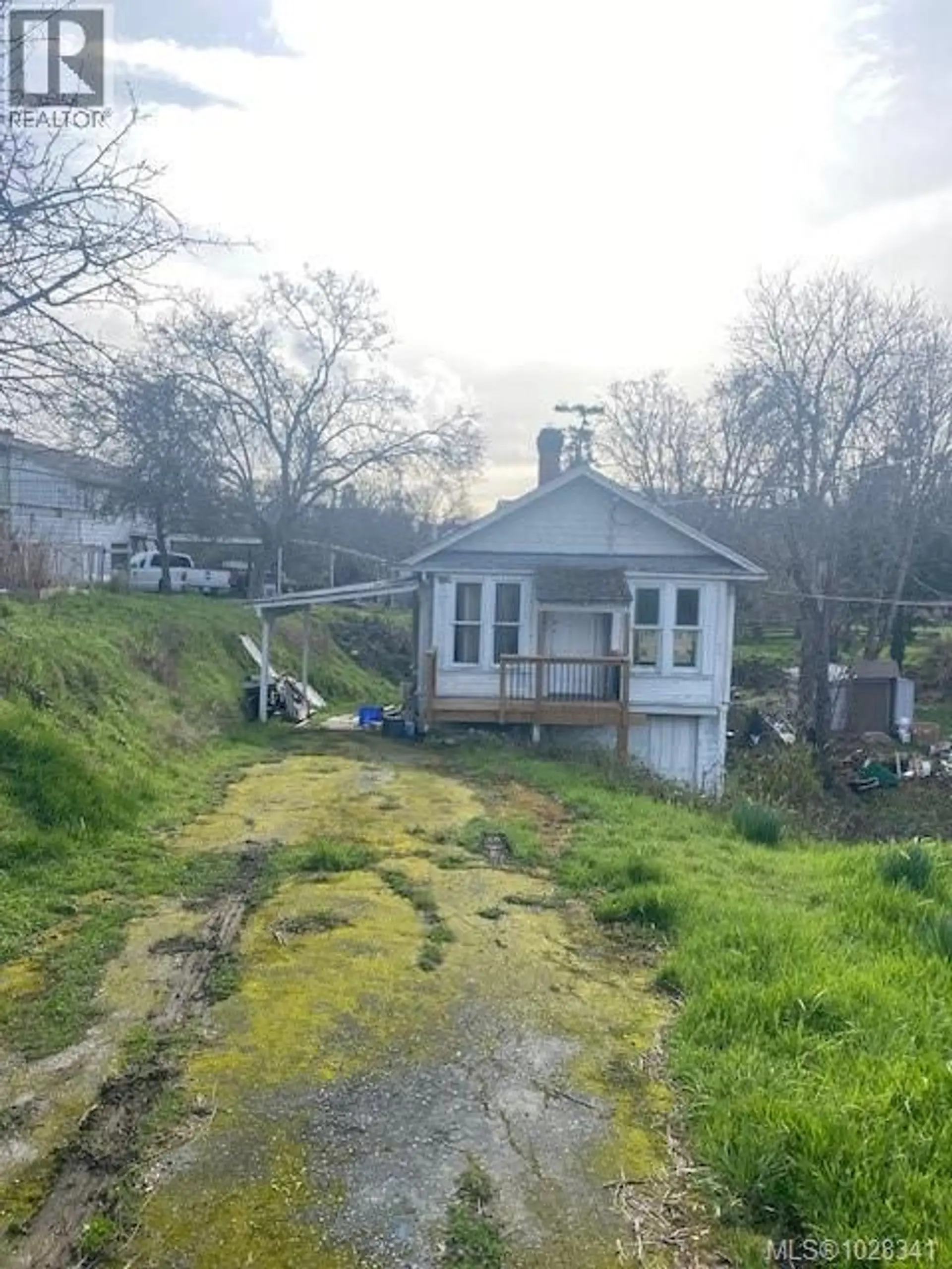 Property at 3135 Washington Ave, Victoria, BC