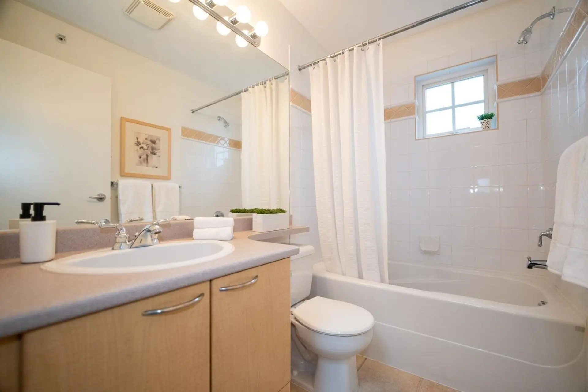 #211 692 W 7th Avenue - Image 15