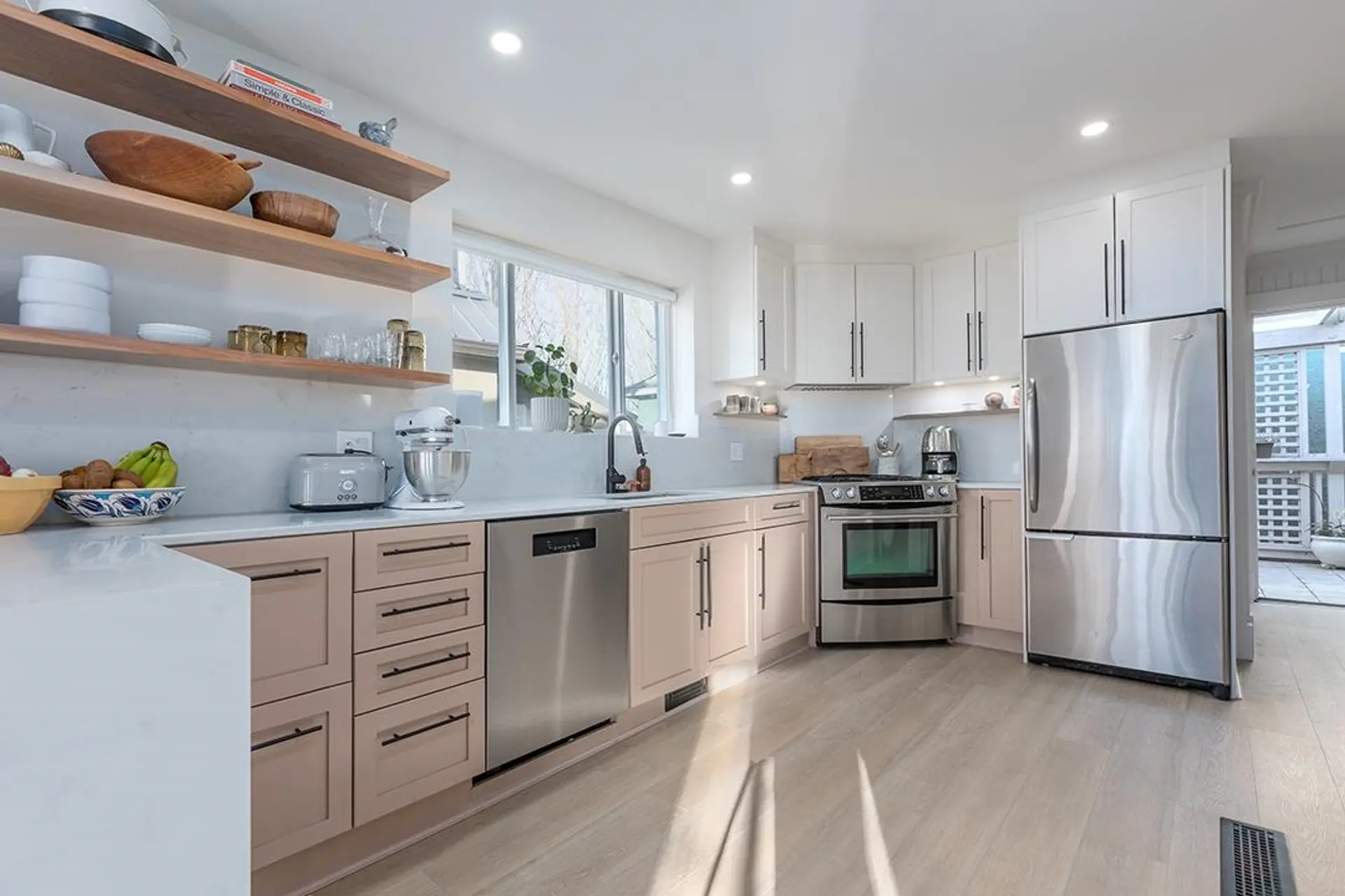 708 Woodland Drive - Image 2