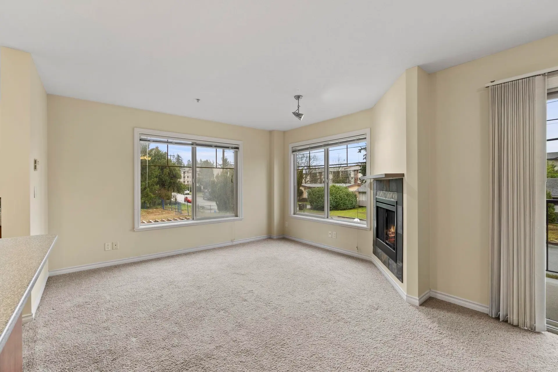 #202 32063 Mt Waddington Avenue - Image 4