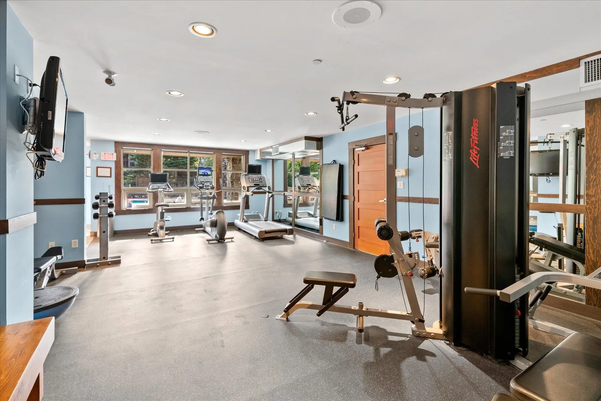 #401A 2036 London Lane - Image 2