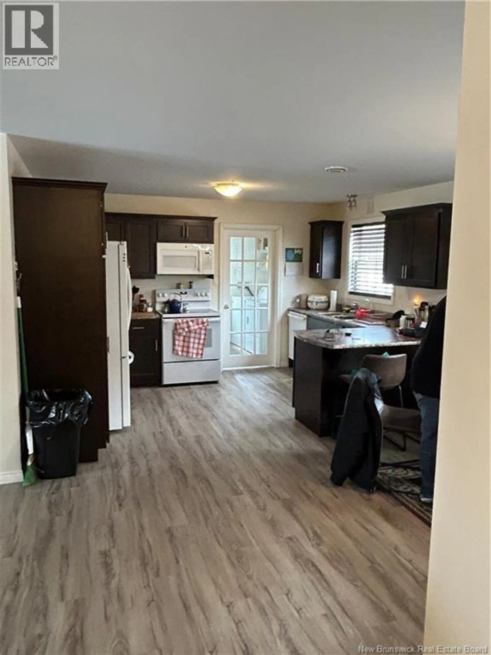 103 QUEENSWAY STREET - Image 6
