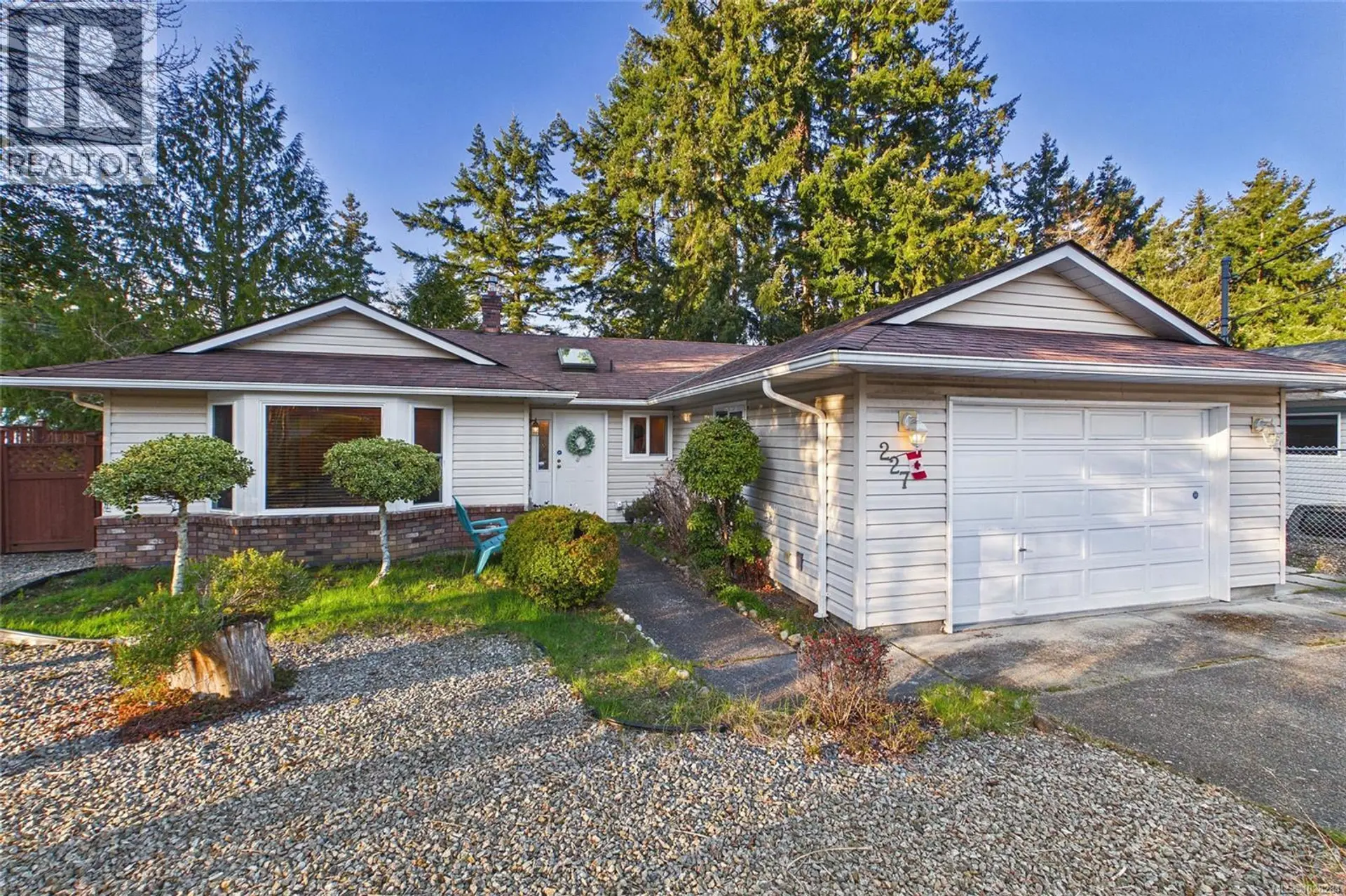 Property at 227 Thetis Ave, Qualicum Beach, BC