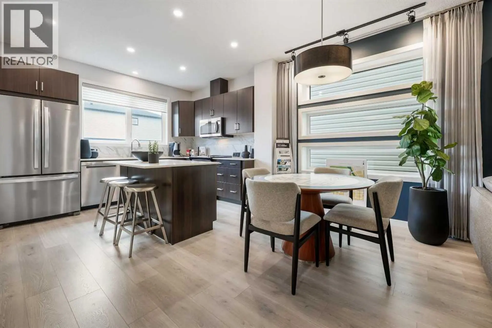 16 AMBLEFIELD VIEW NW - Image 1