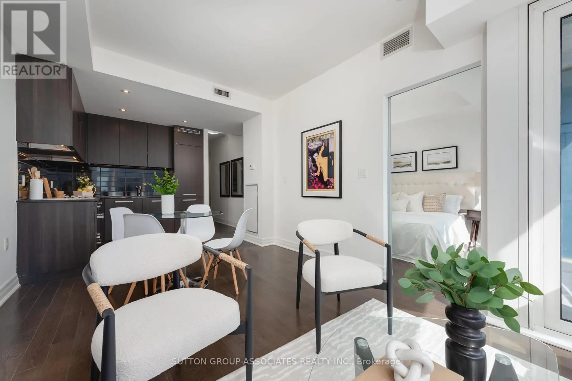 #3212 8 THE ESPLANADE AVENUE - Image 1