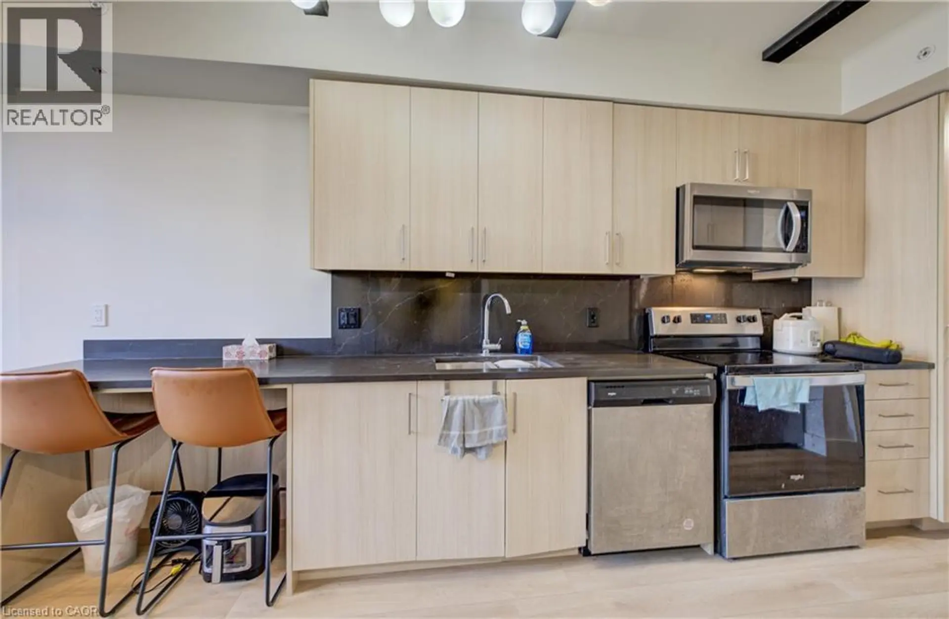 #325 145 COLUMBIA Street W - Image 6