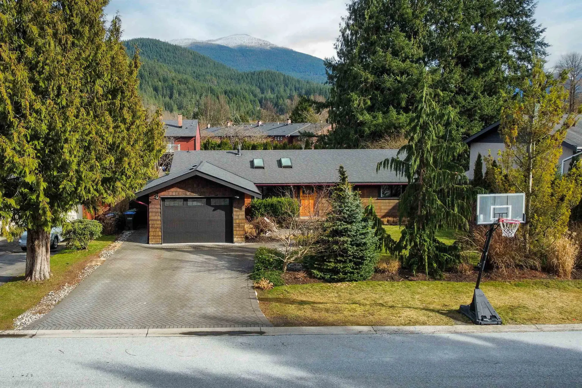 Property at 1518 Eagle Run Drive, Squamish, BC