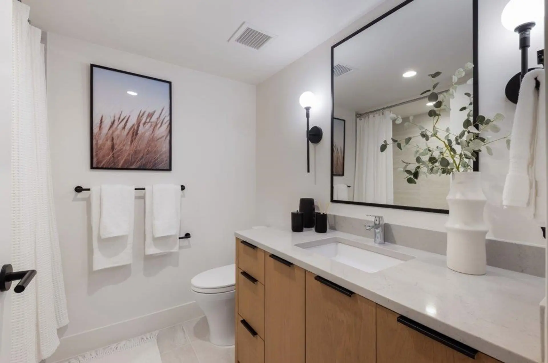 807 W 38th Avenue - Image 6