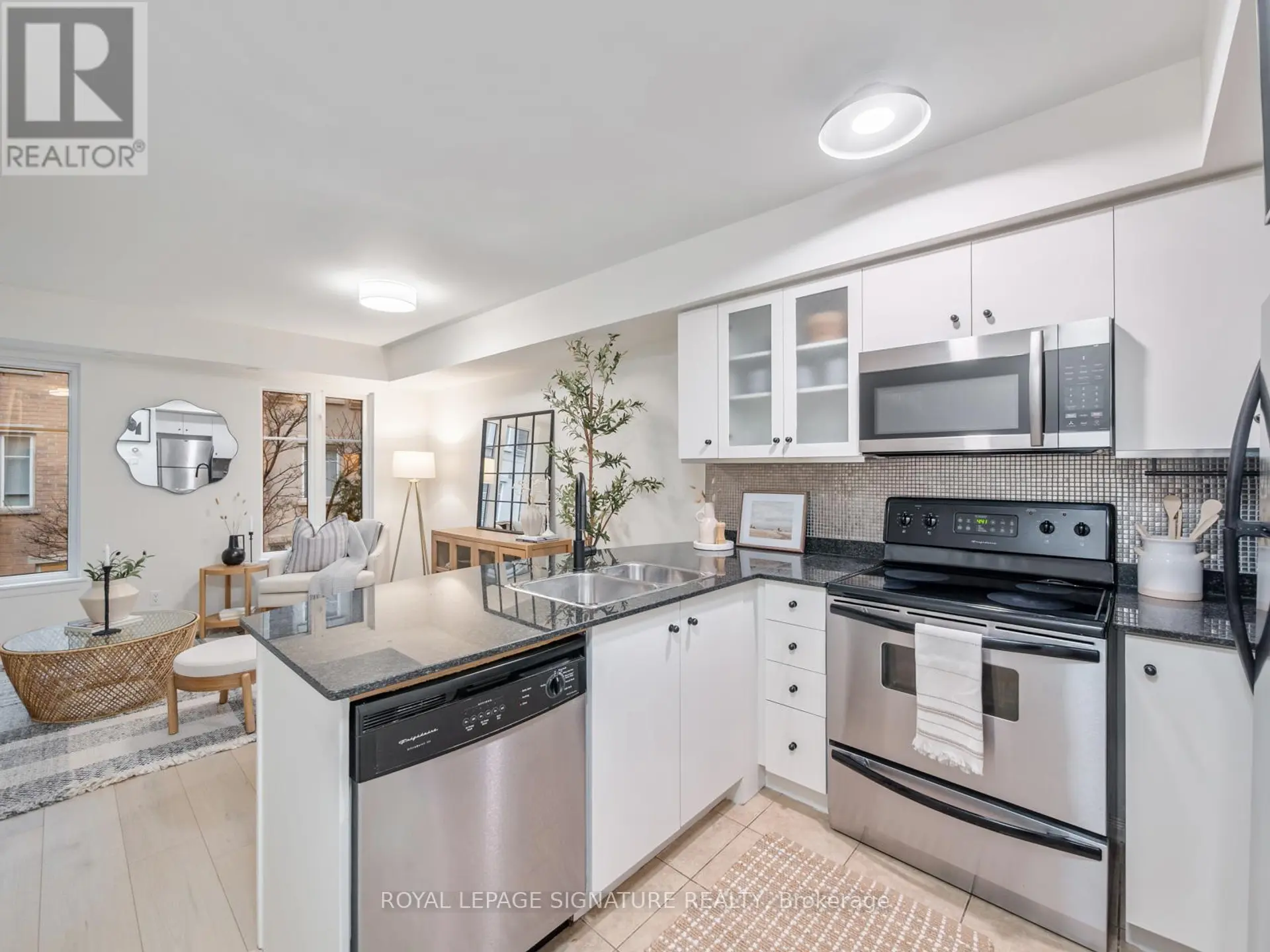 #712 42 WESTERN BATTERY ROAD - Image 3