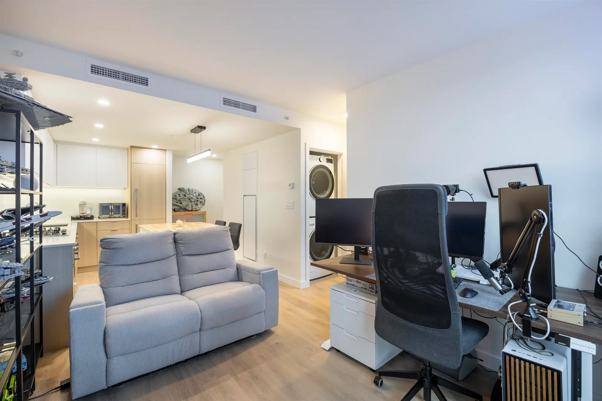 #1205 318 Alderson Avenue - Image 7