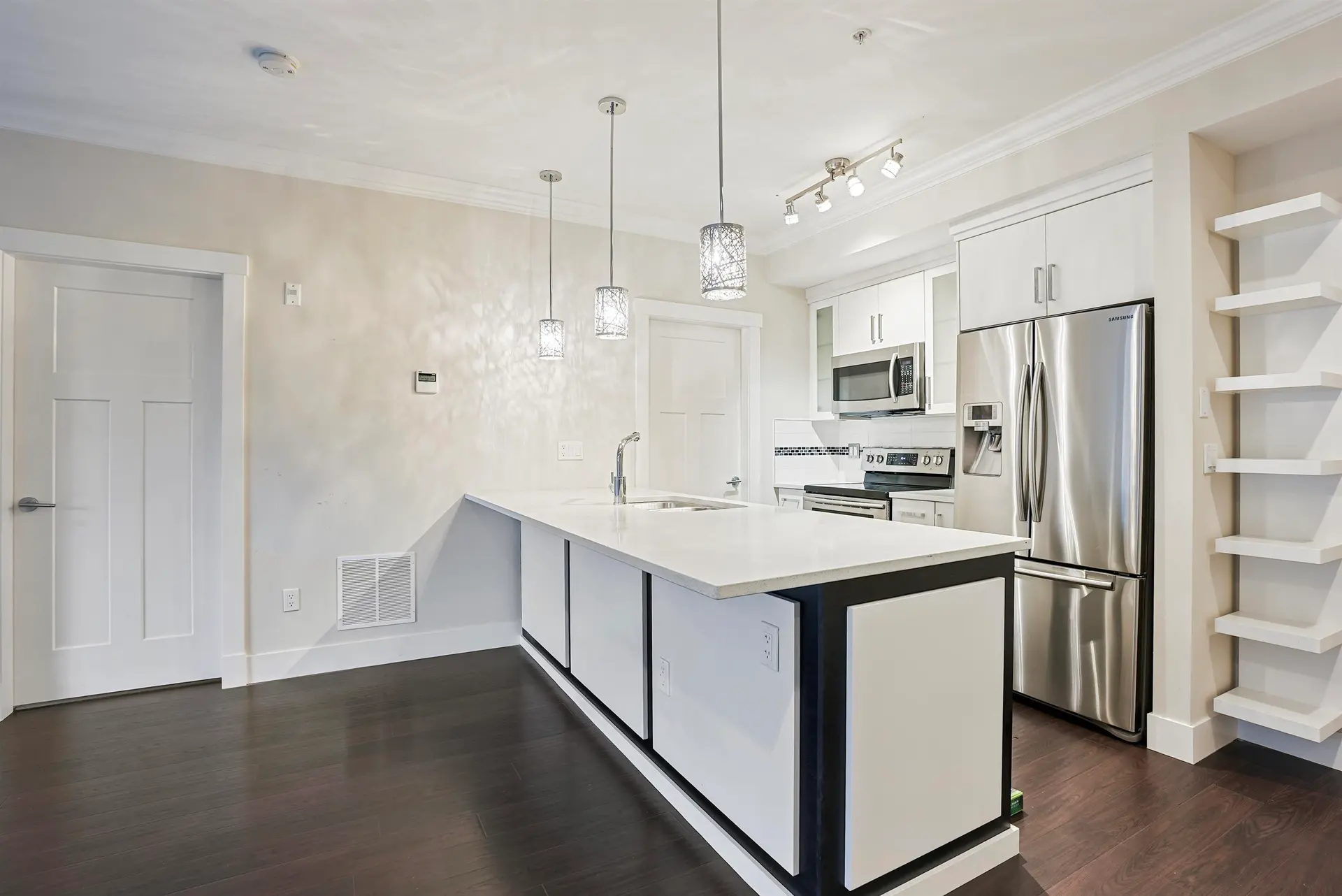 #208 14885 60 Avenue - Image 2