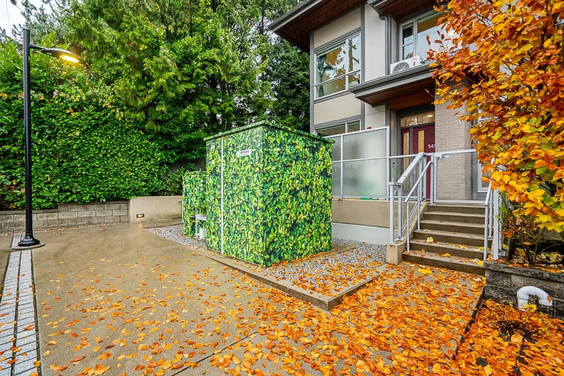 5413 Lougheed Hwy - Image 3