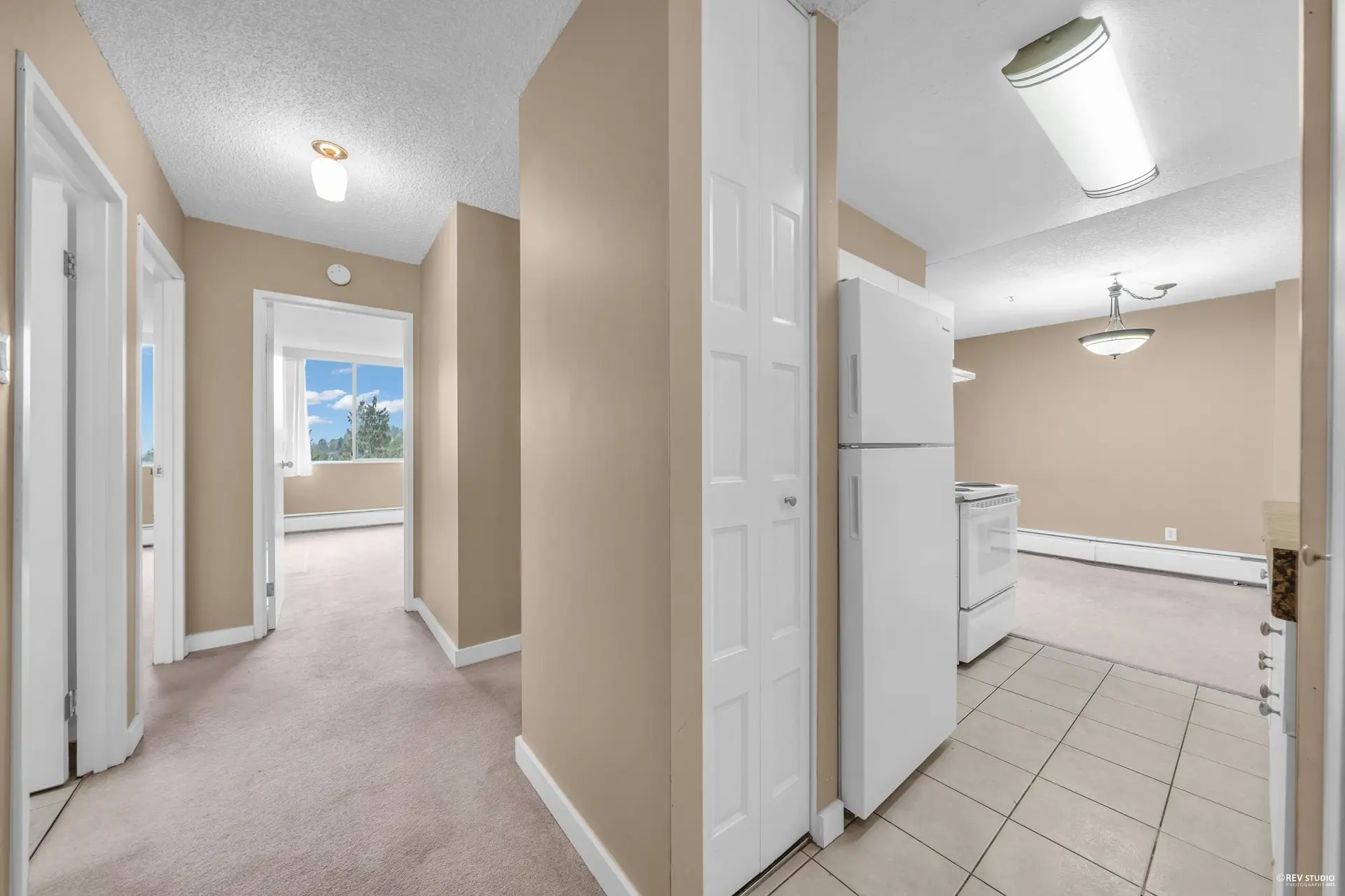 #1602 2016 Fullerton Avenue - Image 12