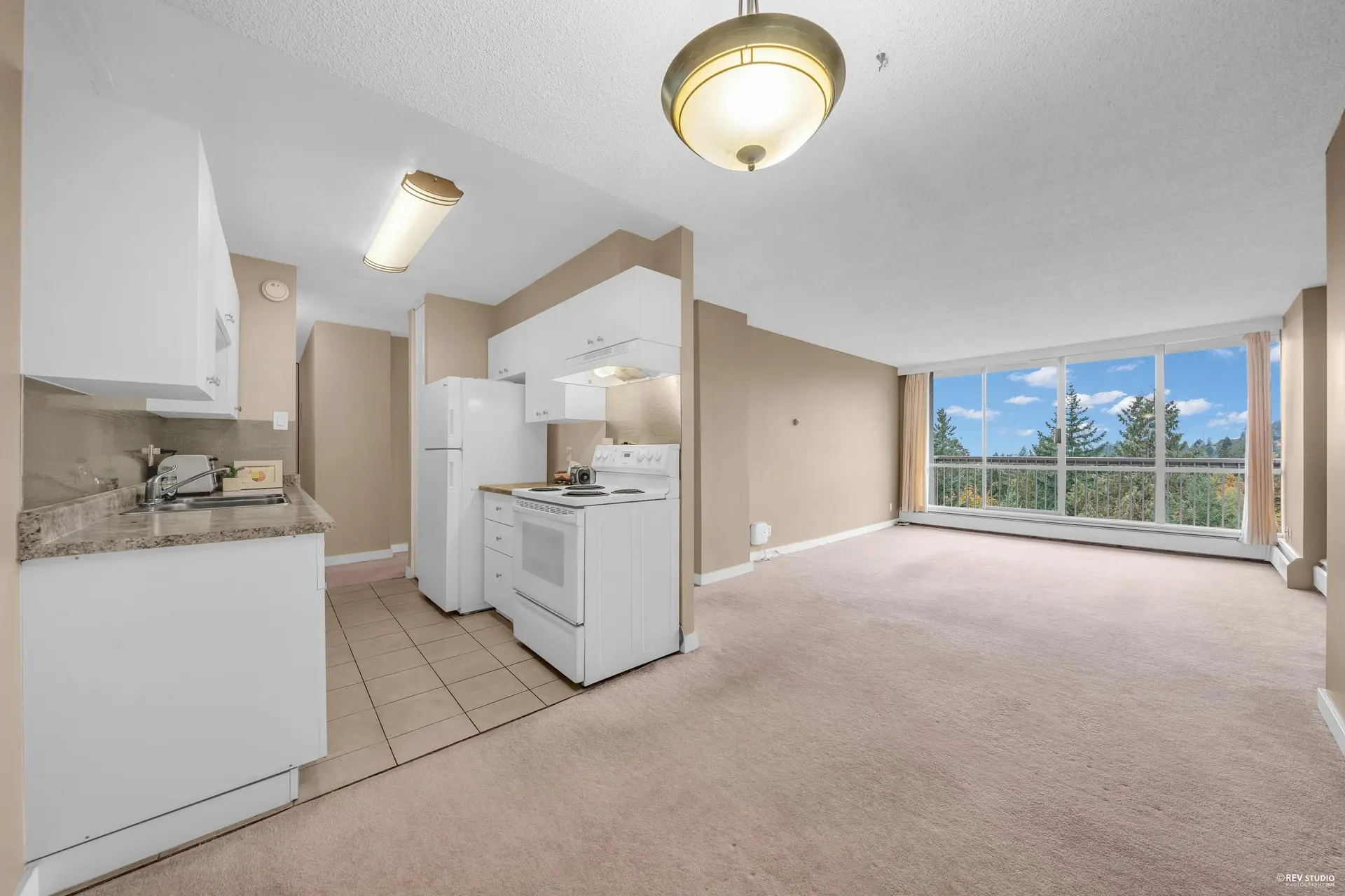 #1602 2016 Fullerton Avenue - Image 10