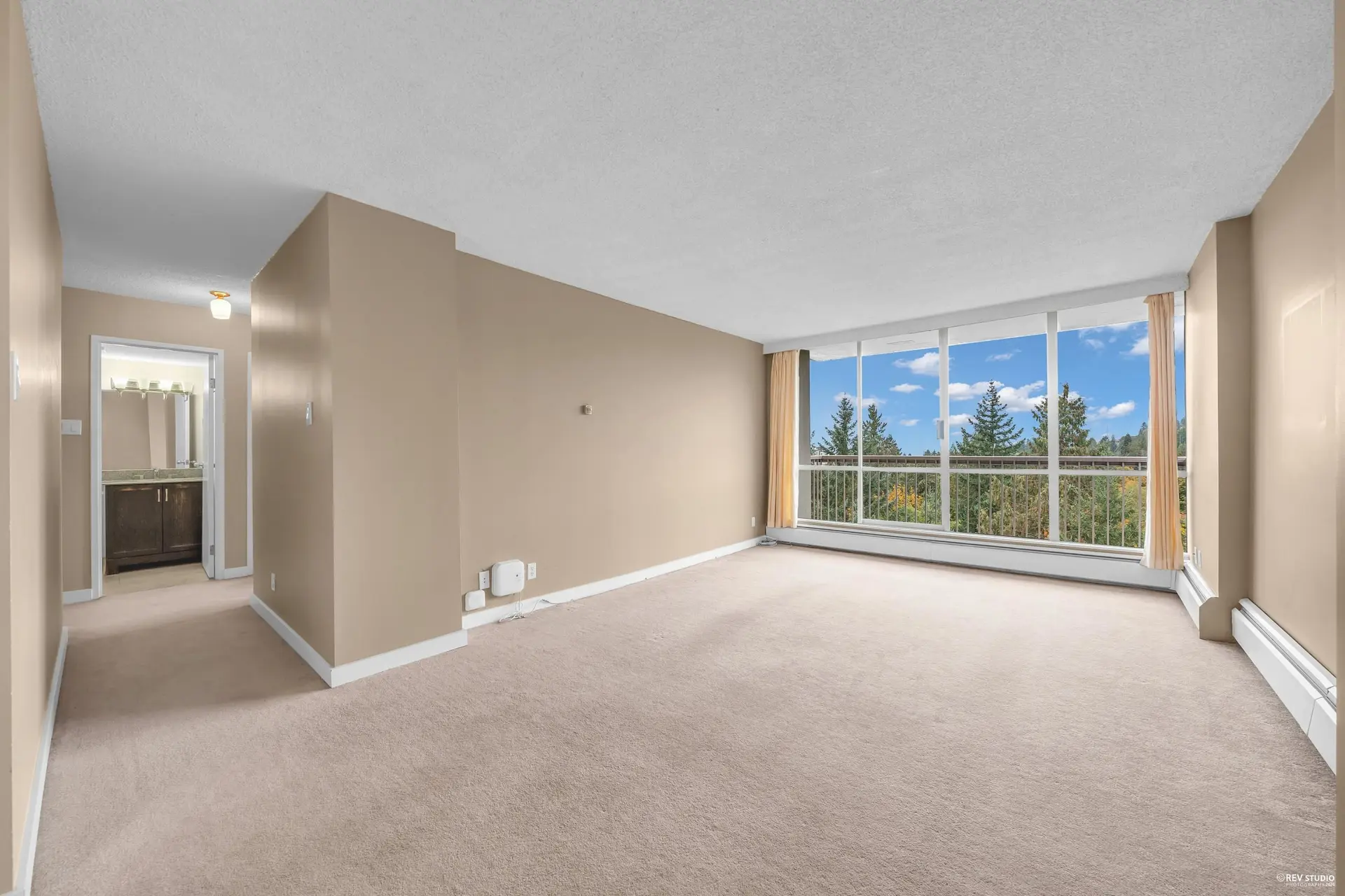 #1602 2016 Fullerton Avenue - Image 8