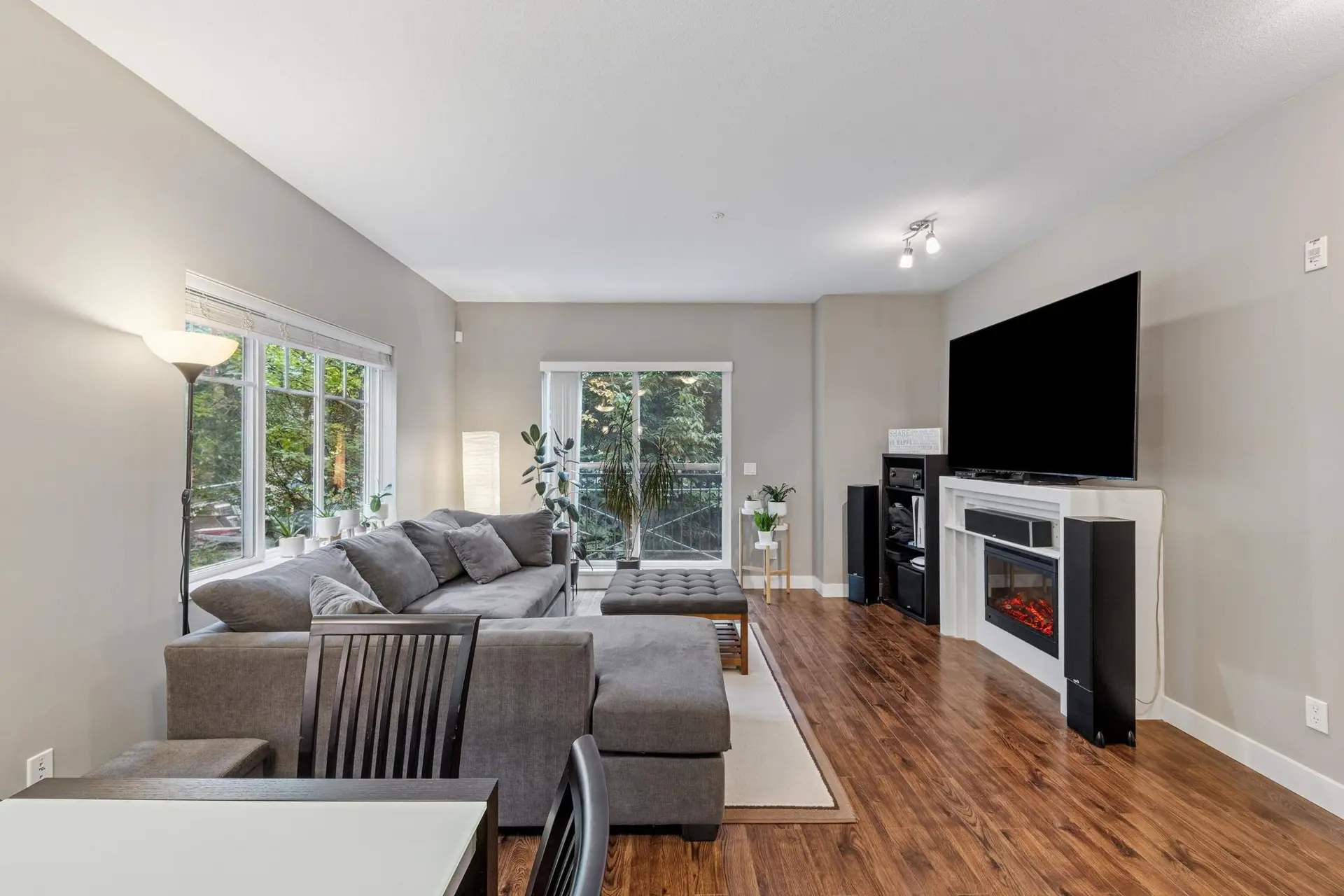 #207 3888 Norfolk Street - Image 2