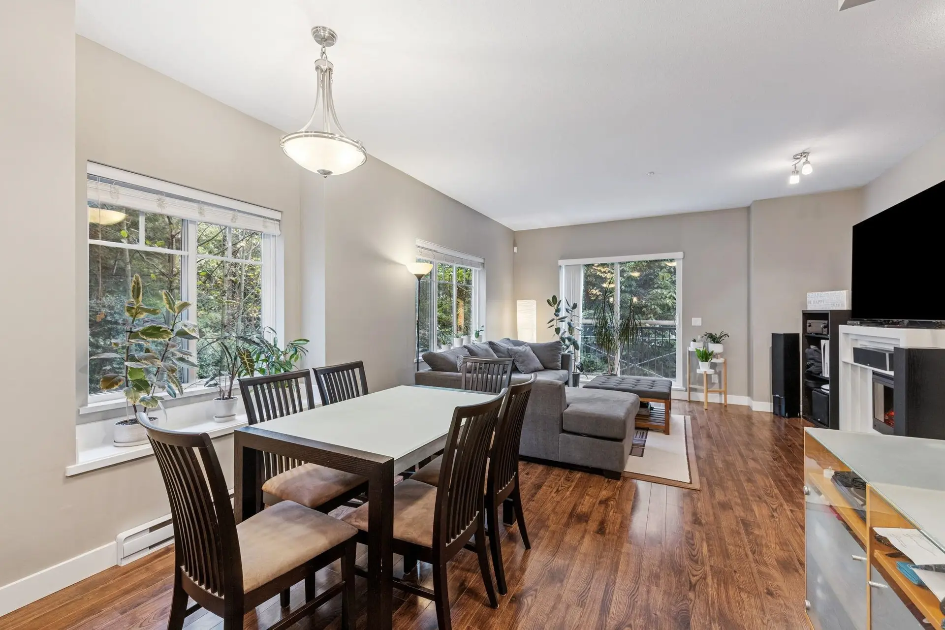#207 3888 Norfolk Street - Image 5