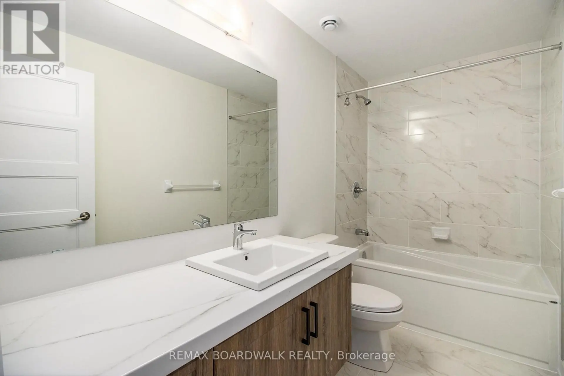 464 FALCON LANE - Image 15