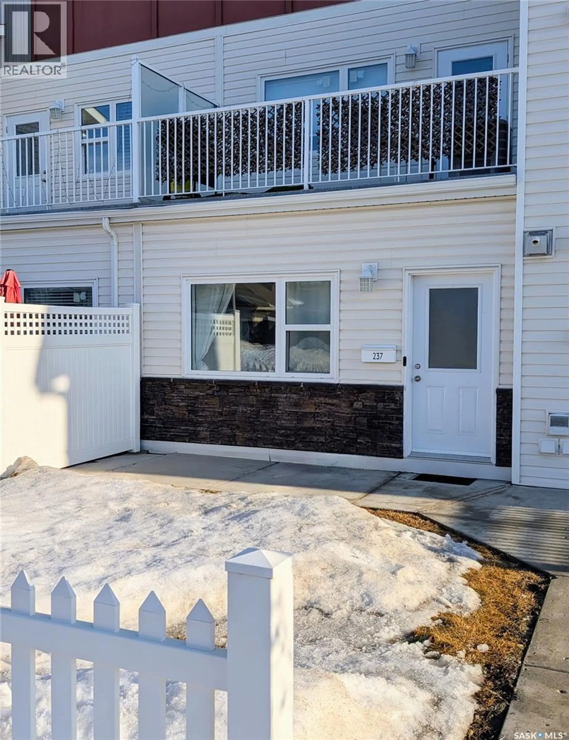#237 322 Lewin WAY - Image 7