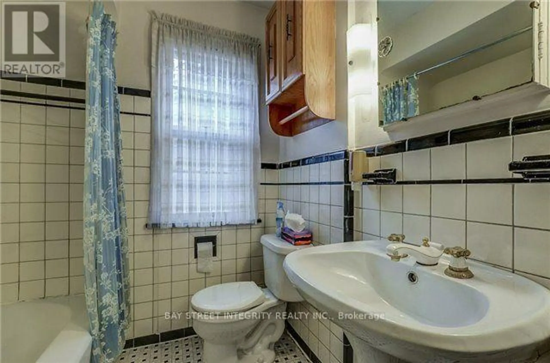 889 ROYAL YORK ROAD - Image 12