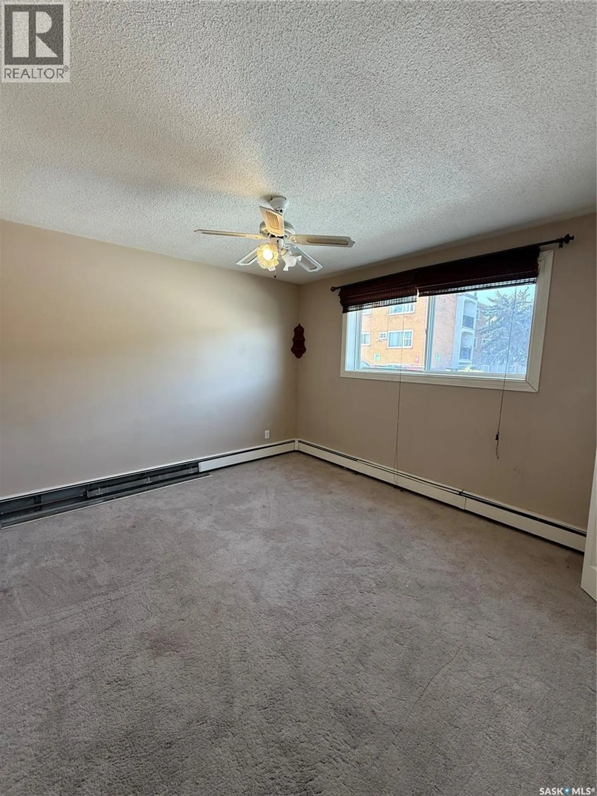 #22 26 SHAW STREET - Image 5