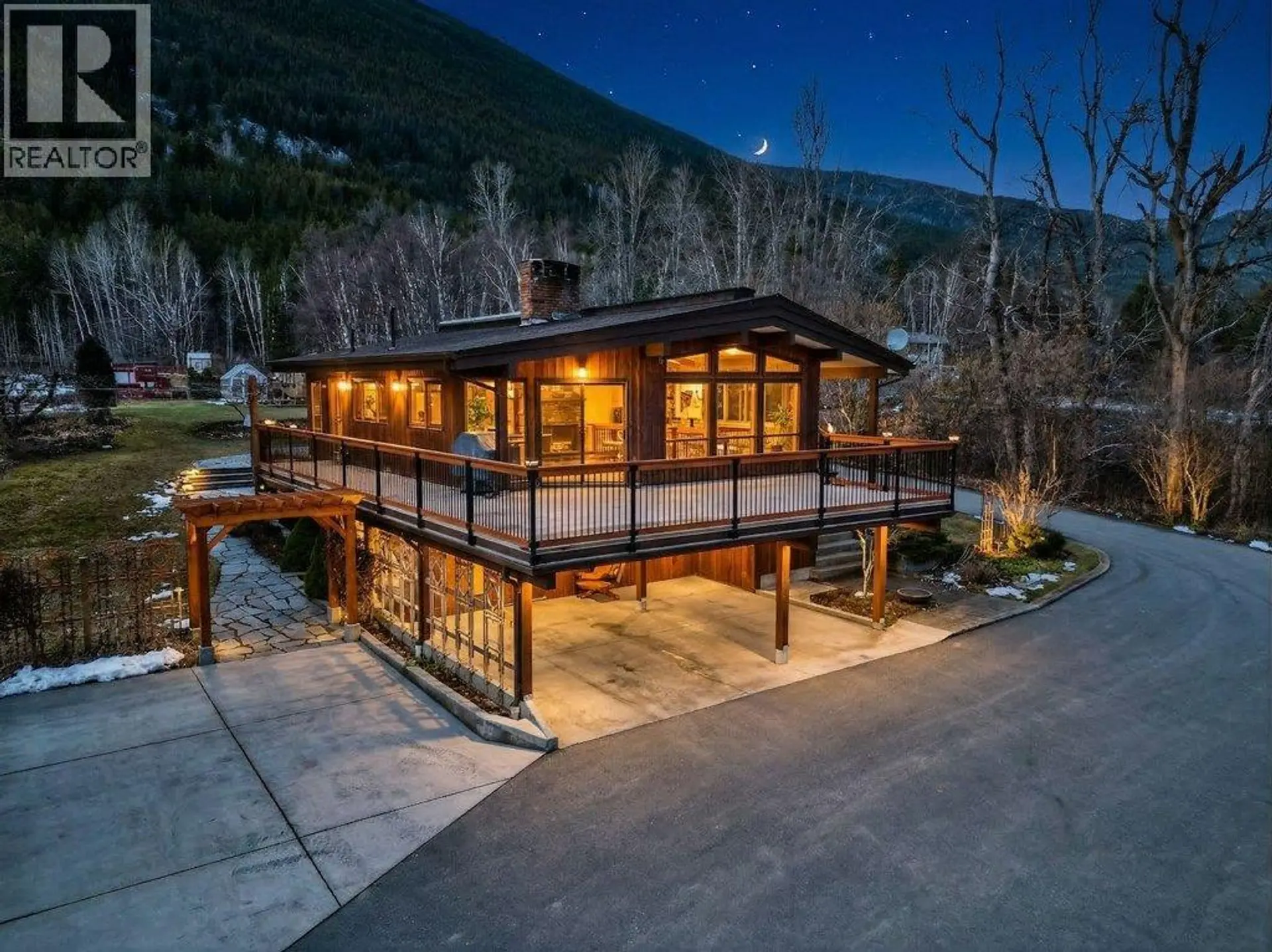 Property at 571 60 Street SW, Salmon Arm, BC