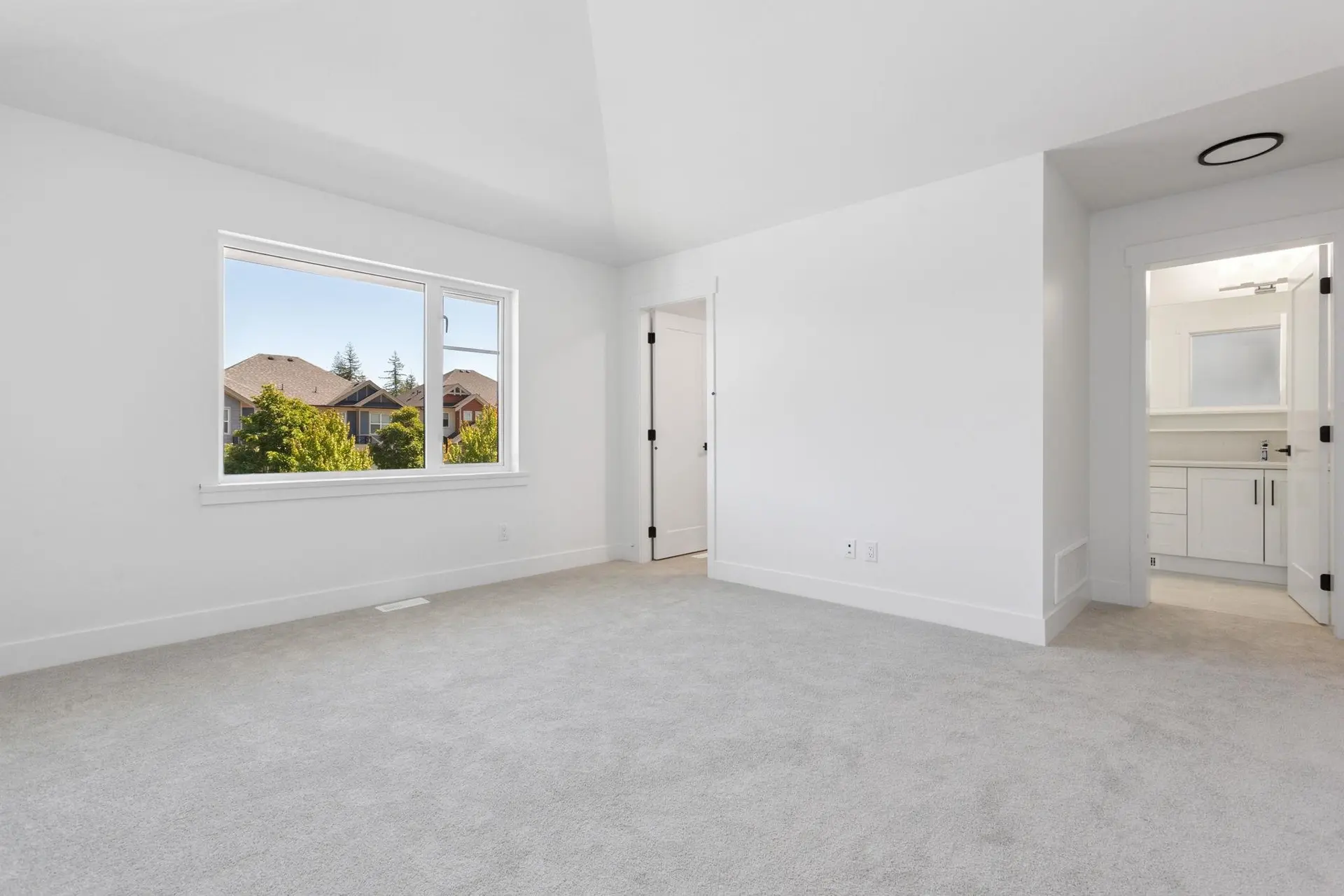 20333 77a Street - Image 5