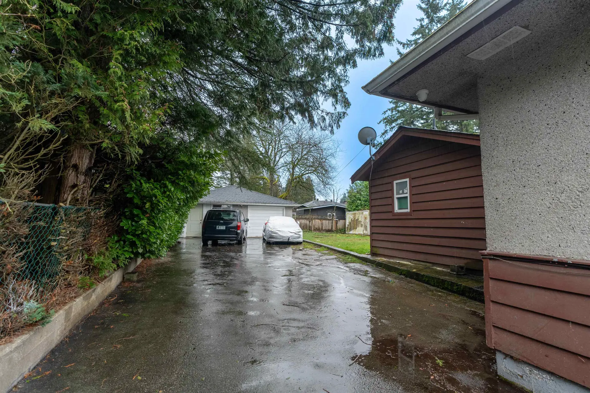10246 125a Street - Image 13