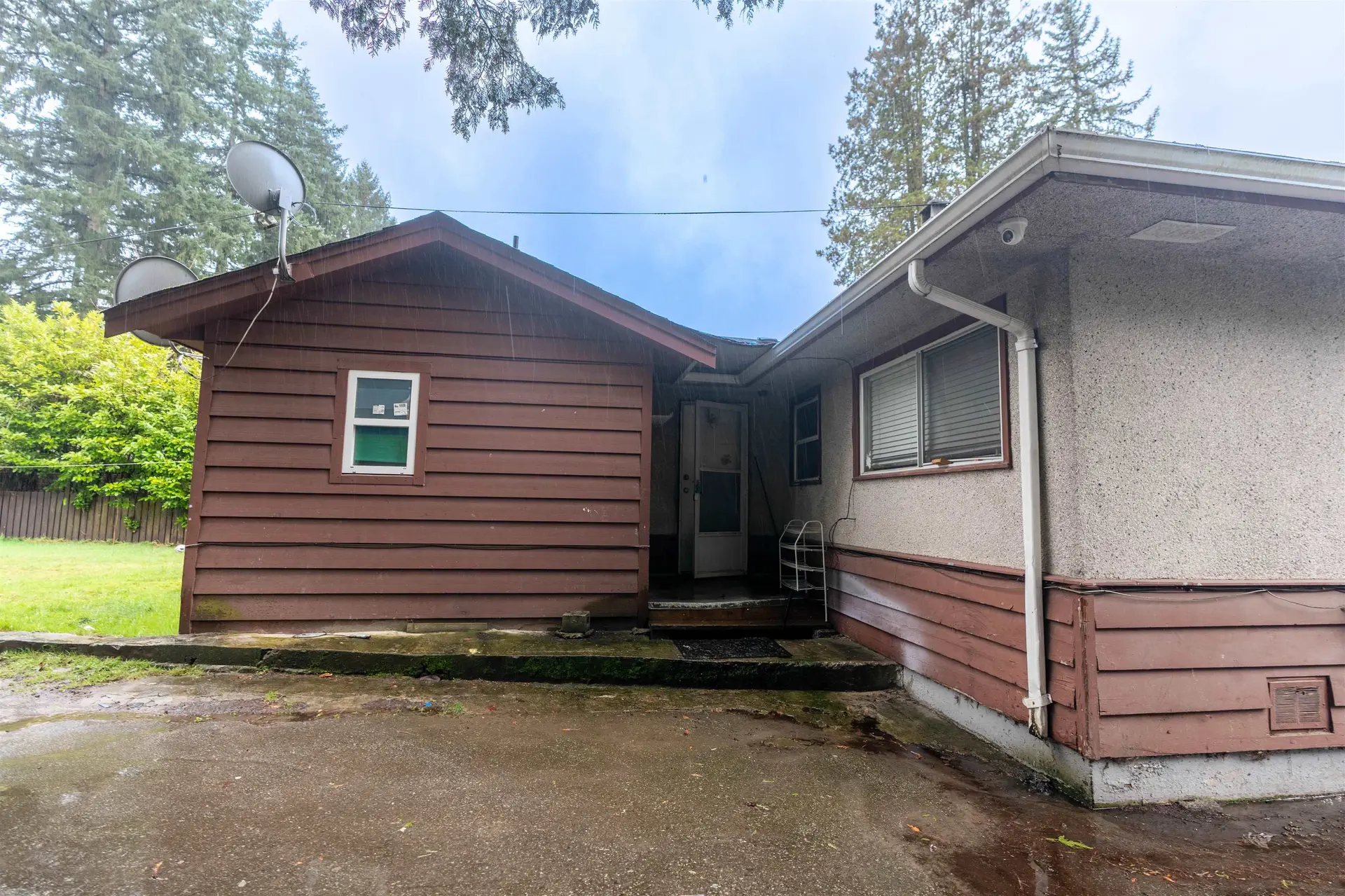 10246 125a Street - Image 12