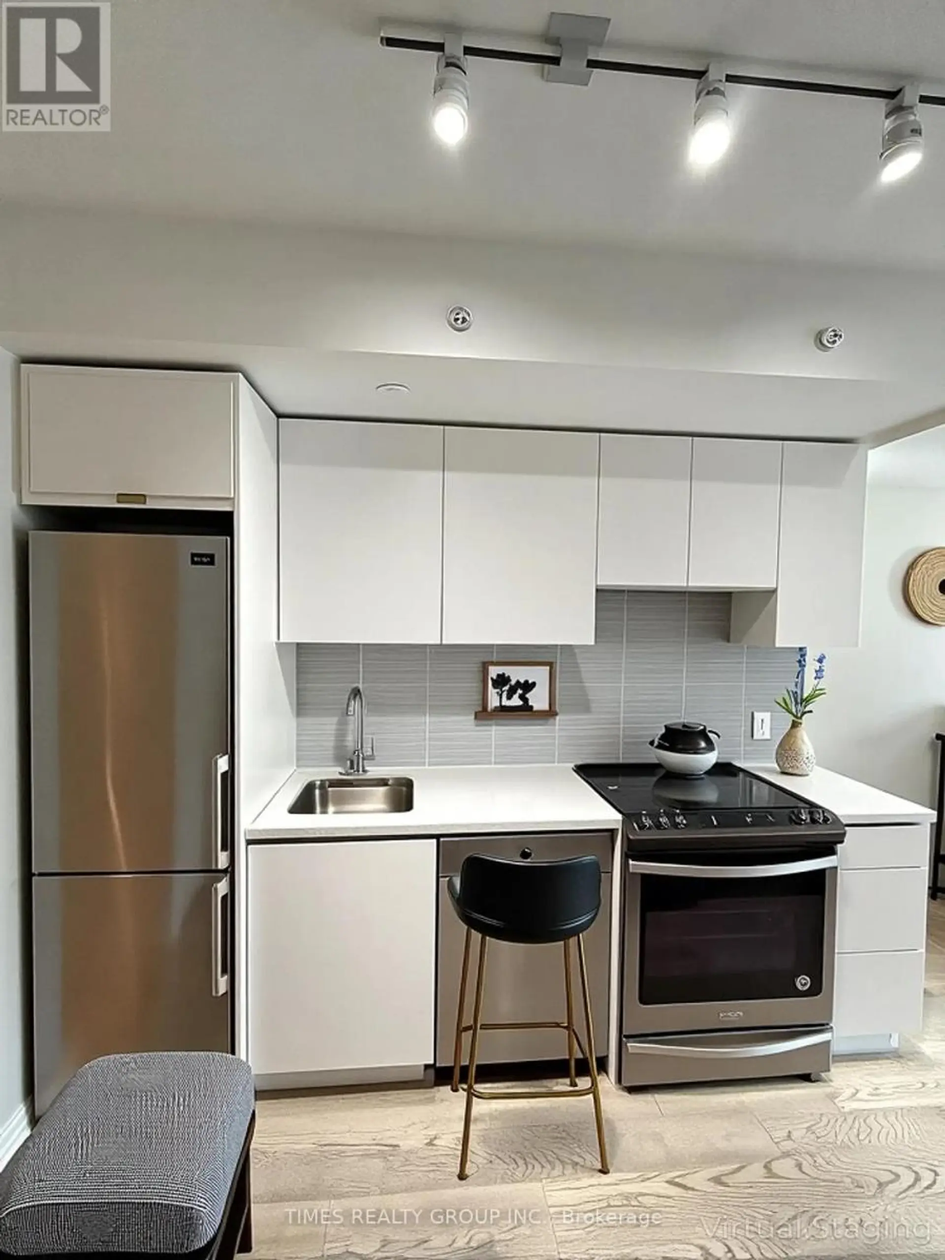 #608 60 COLBORNE STREET - Image 3