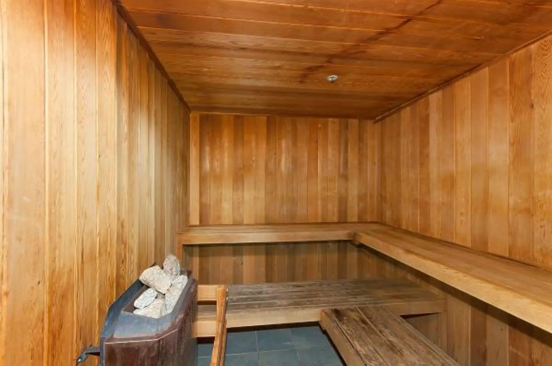 #906 928 Richards Street - Image 11