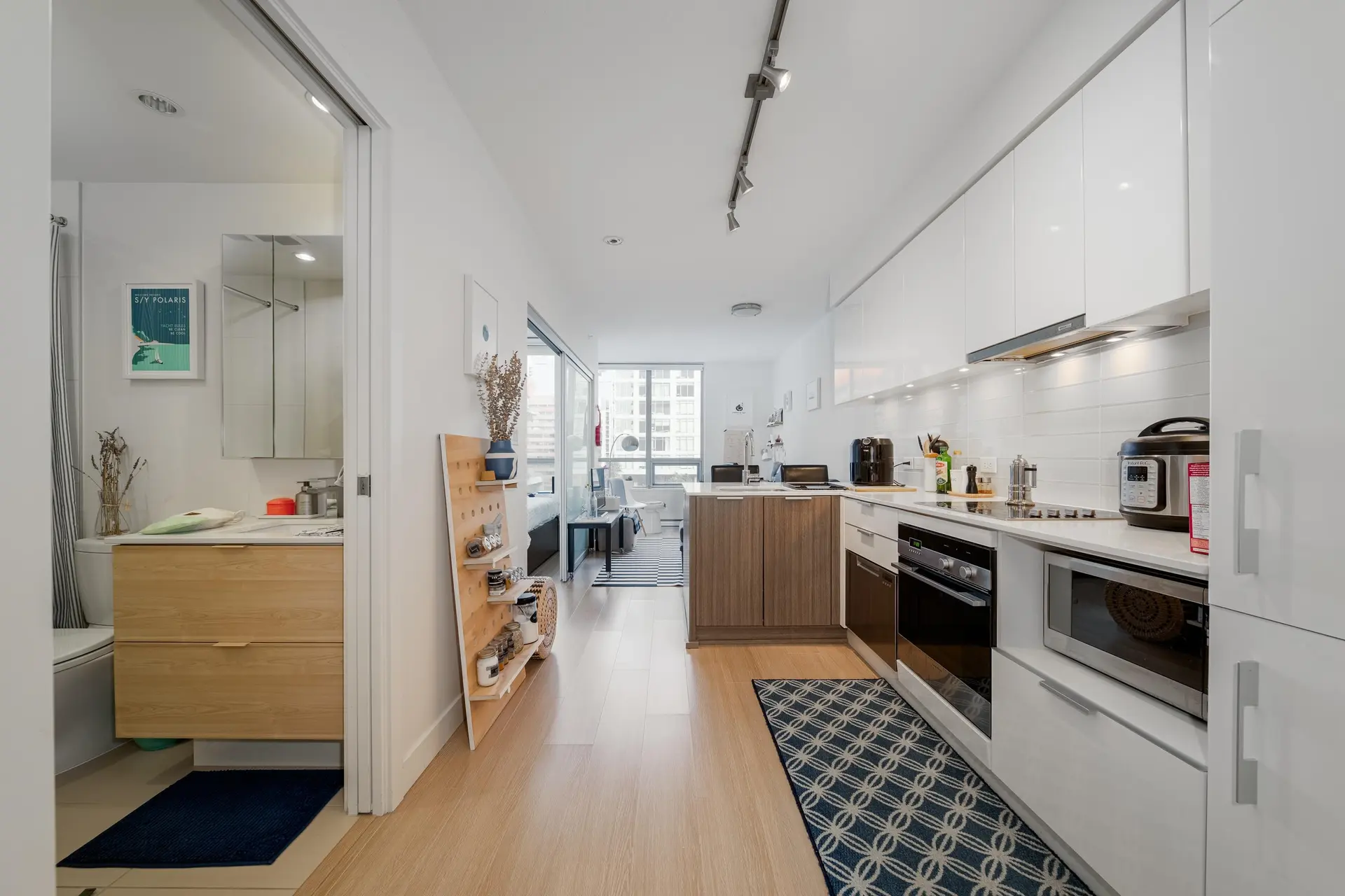 #1003 1308 Hornby Street - Image 2