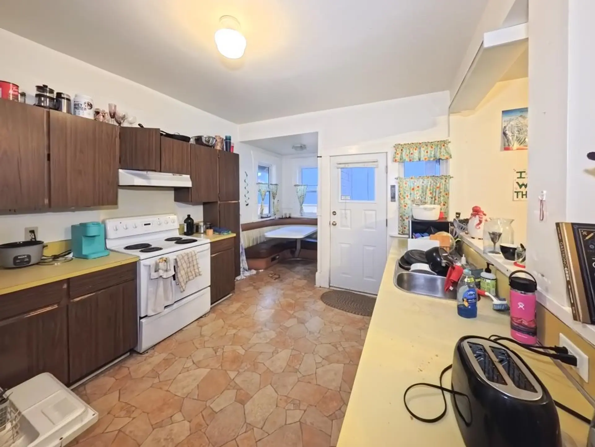 5570 Balaclava Street - Image 5
