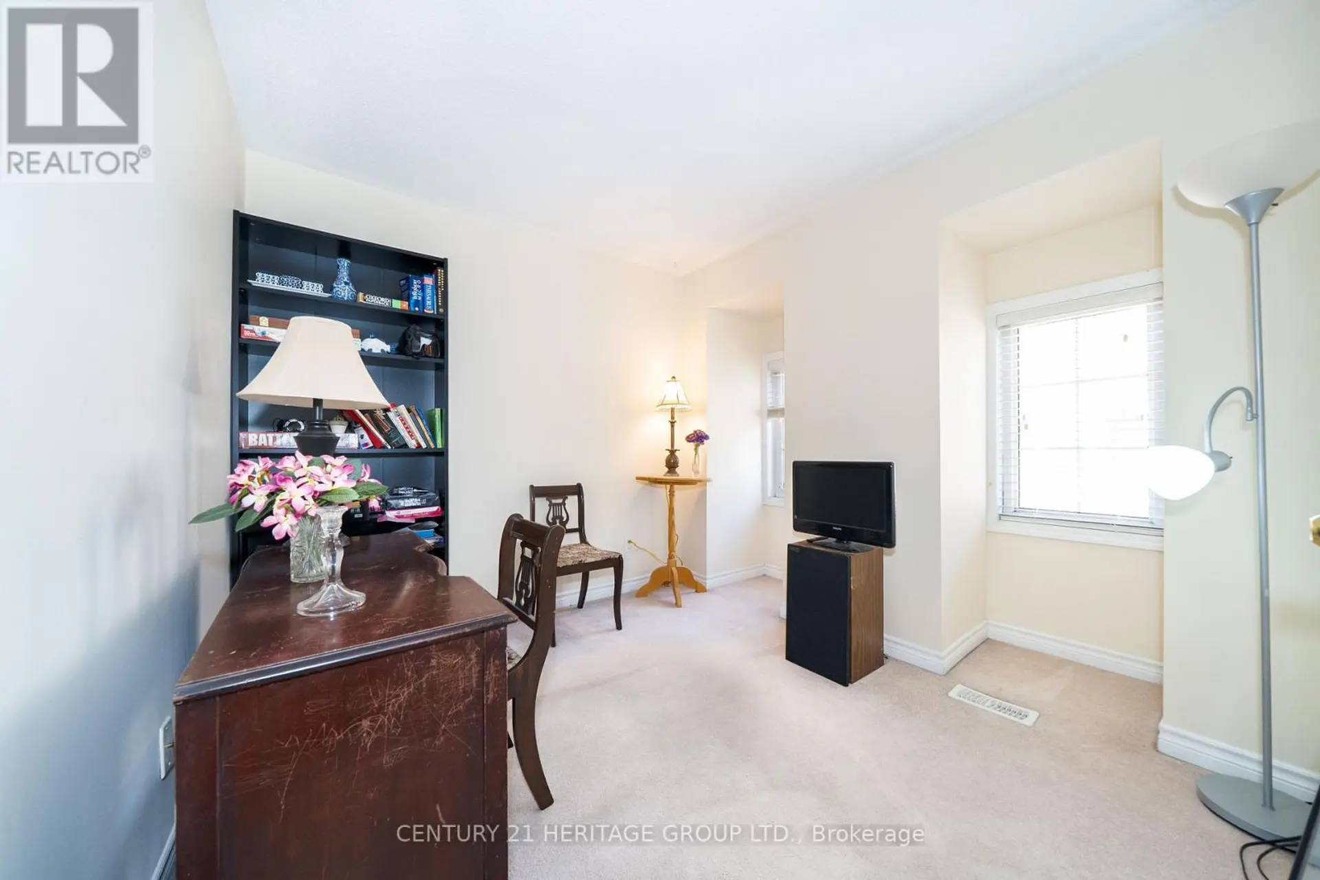 #301 64 SIDNEY BELSEY CRESCENT - Image 15
