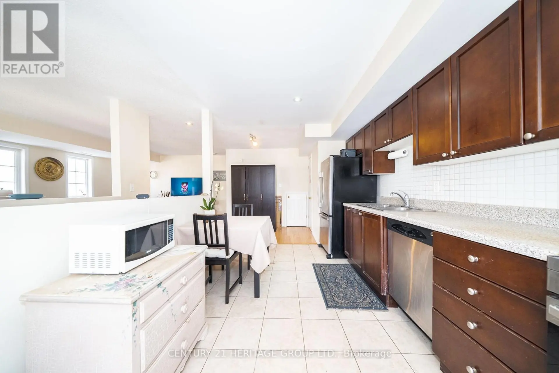 #301 64 SIDNEY BELSEY CRESCENT - Image 5