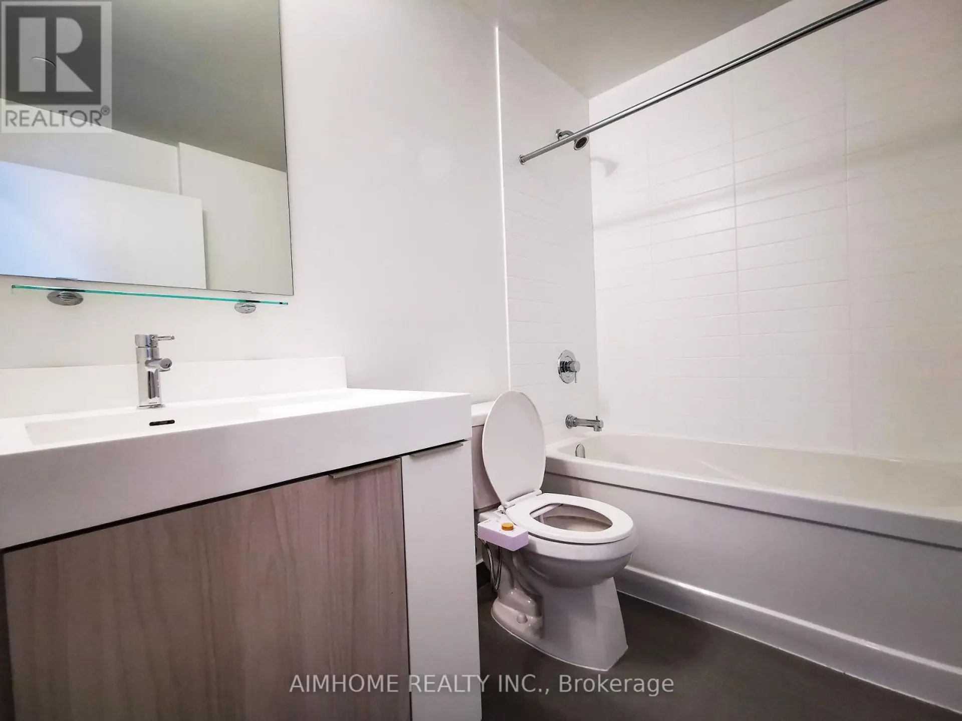 #1810 20 TUBMAN AVENUE - Image 9