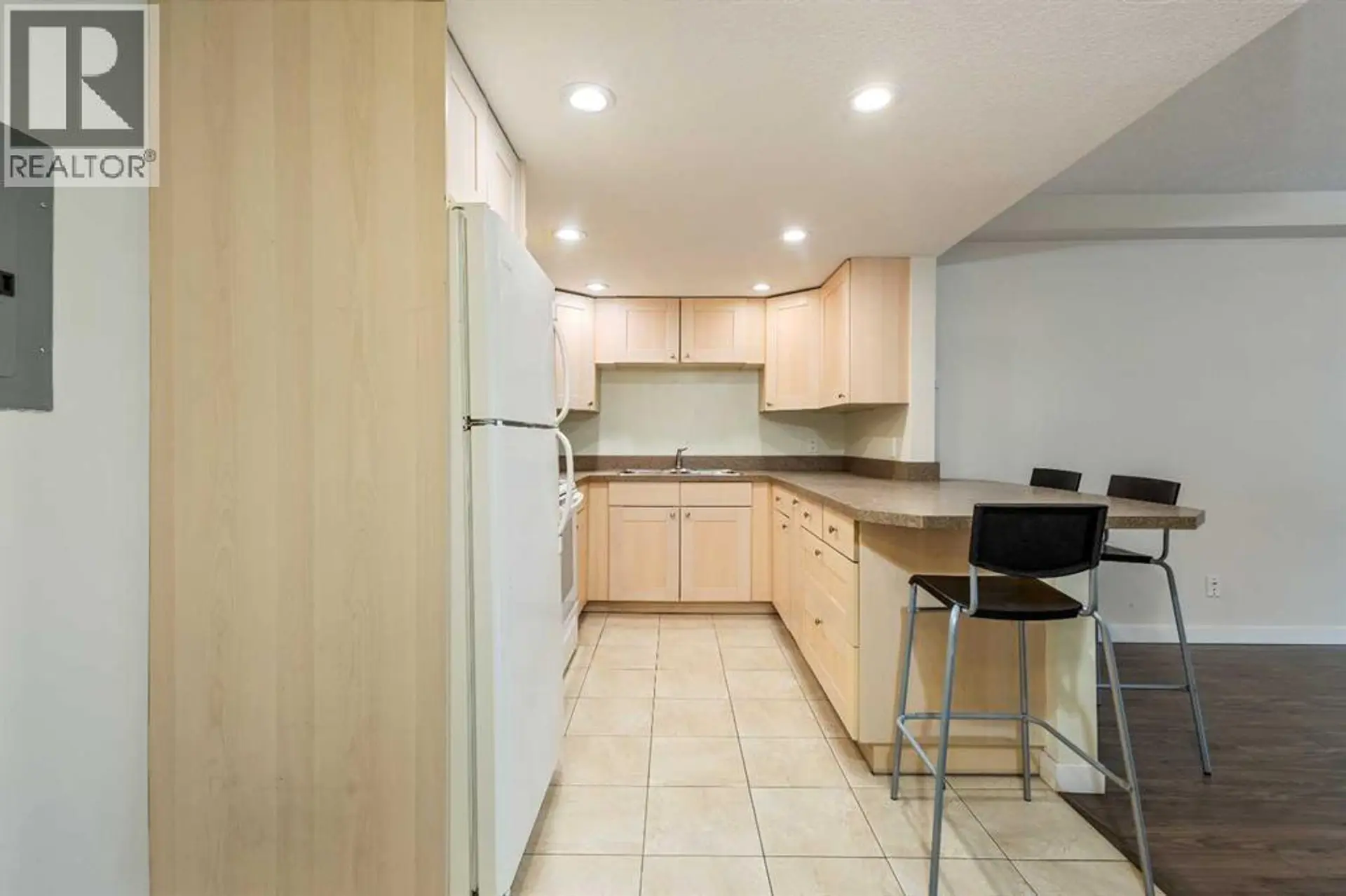 #101 3747 42 Street NW - Image 8