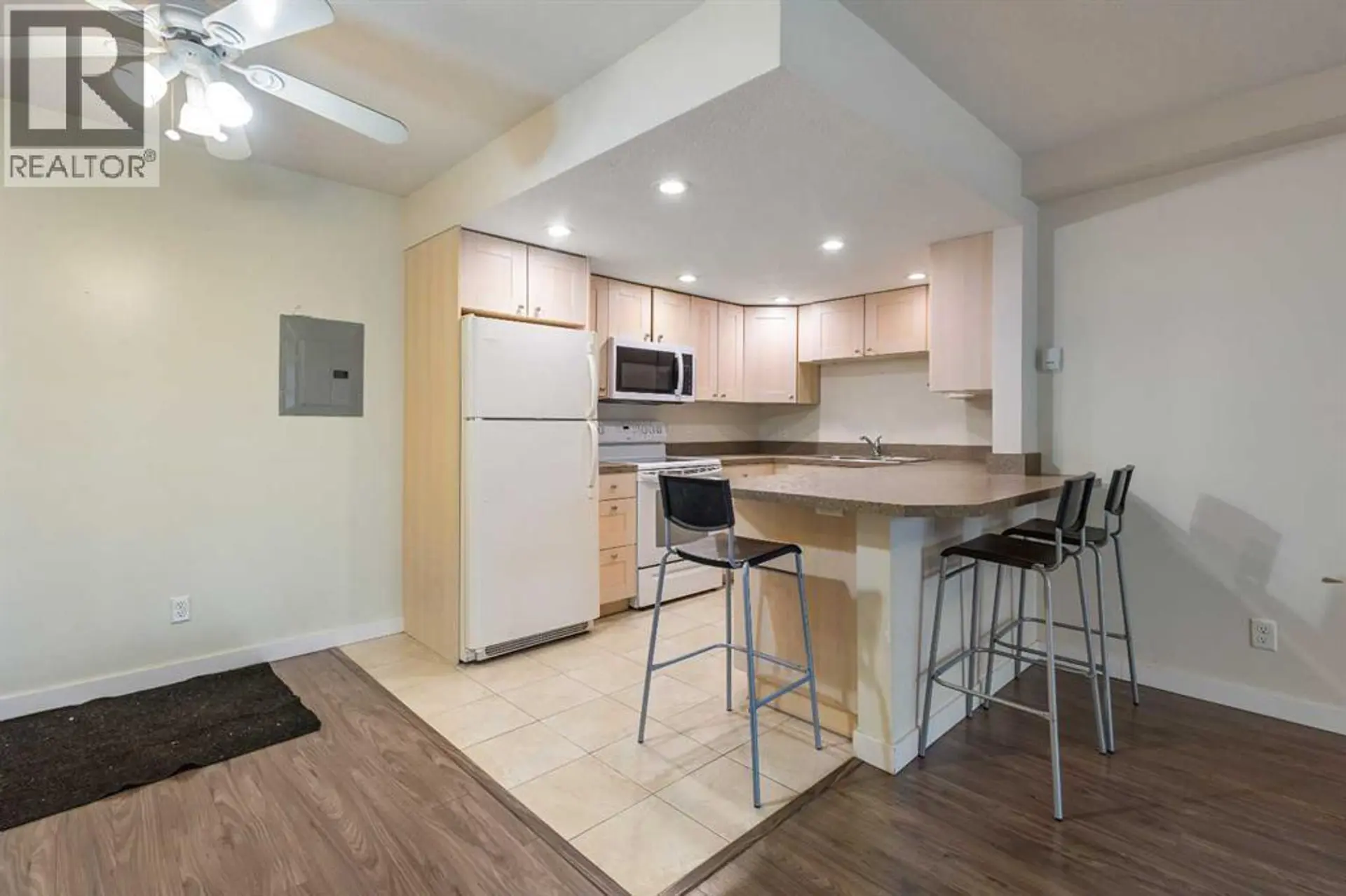 #101 3747 42 Street NW - Image 7