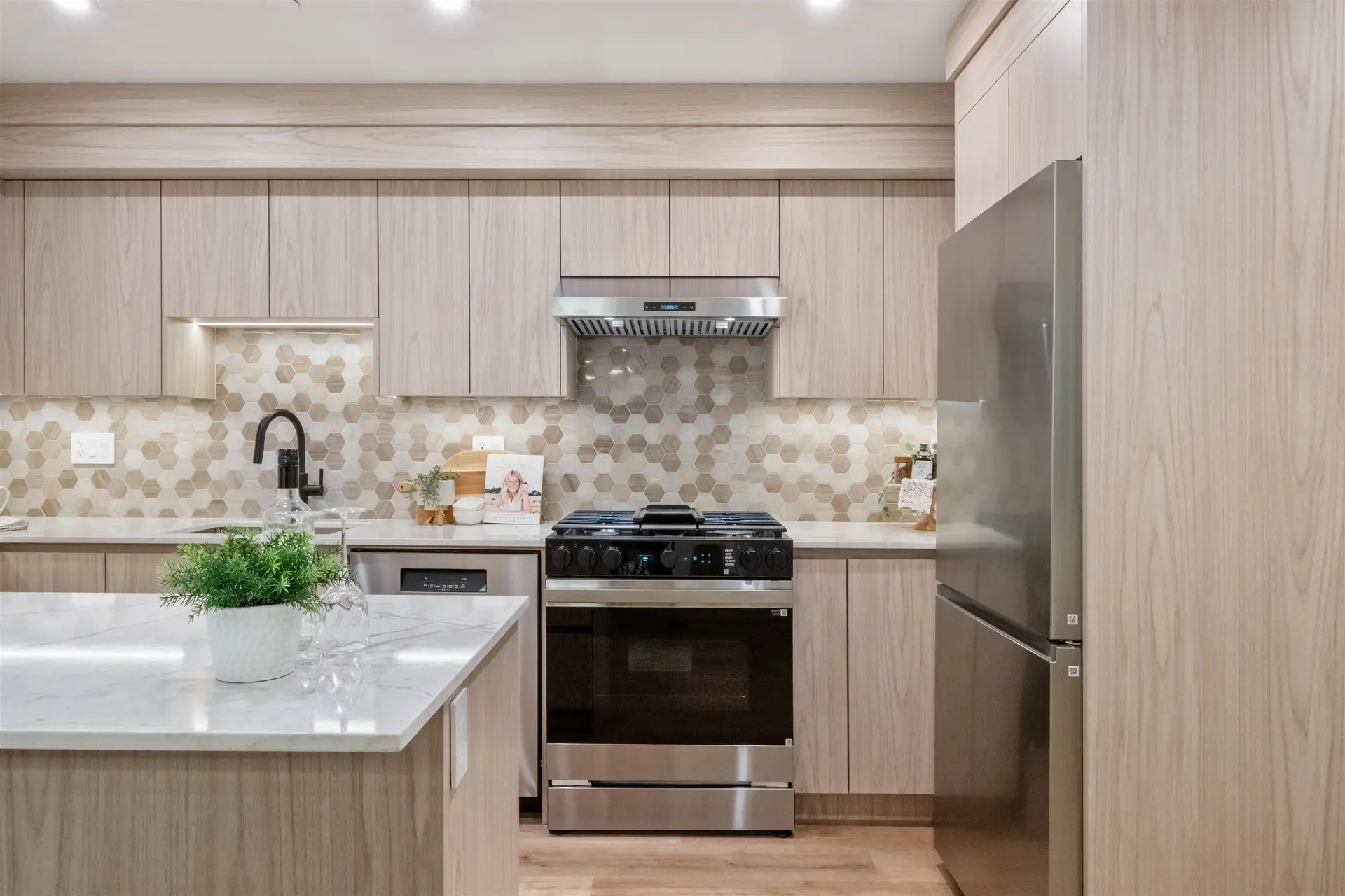 #4 2667 E Pender Street - Image 13
