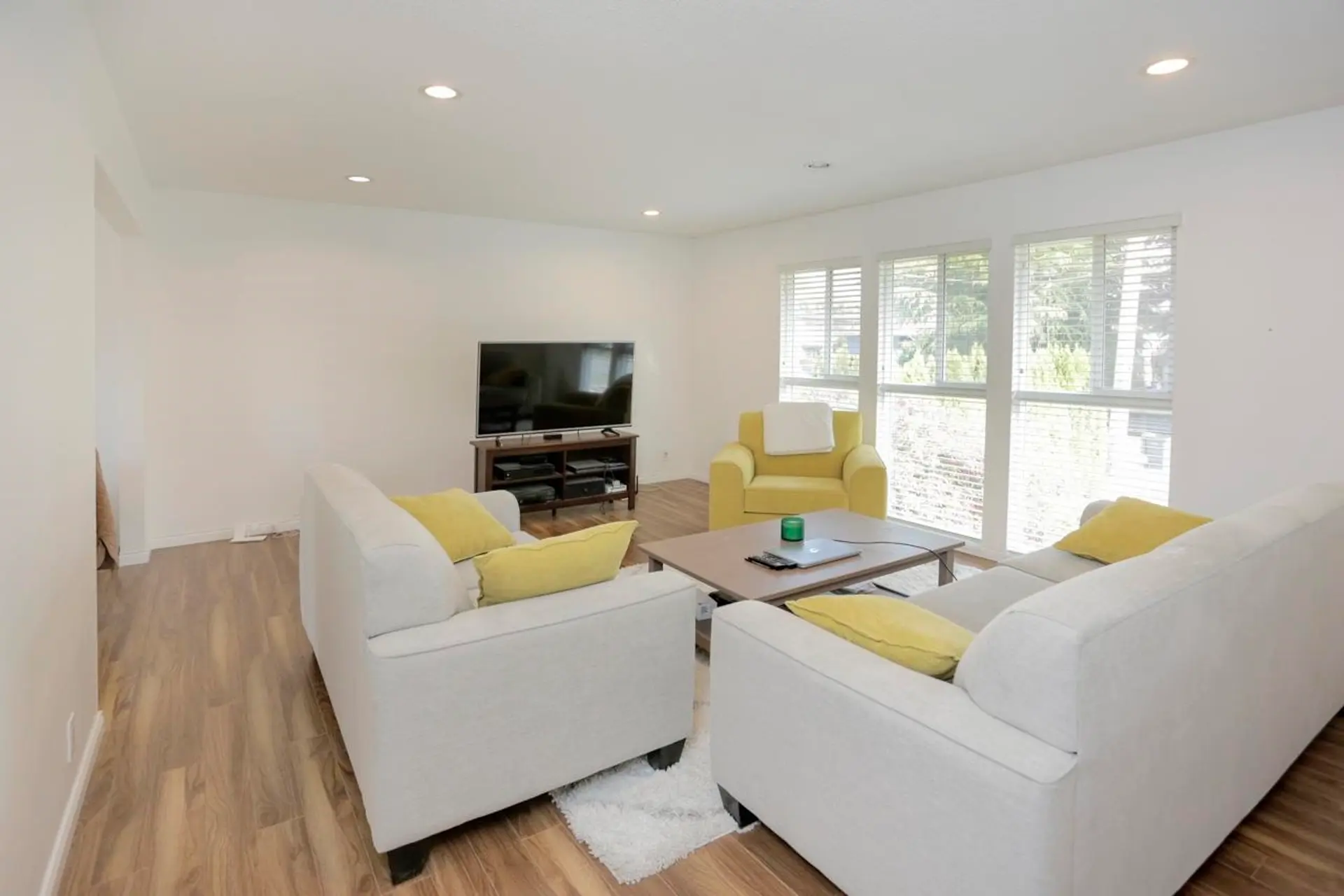 619 Adler Avenue - Image 5
